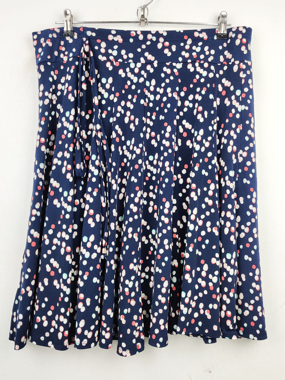 Buy online pre-used pre-loved 100% authentic & Original branded Bonmarche (S-338) available in Pakistan. Top international brands avilable.