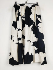 Buy online pre-used pre-loved 100% authentic & Original branded H&M (S-609) available in Pakistan. Top international brands avilable.