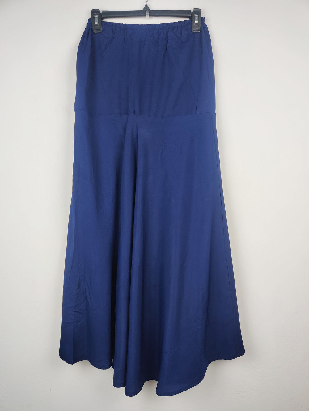Buy online pre-used pre-loved 100% authentic & Original branded Unknown Brand (S-67) available in Pakistan. Top international brands avilable.
