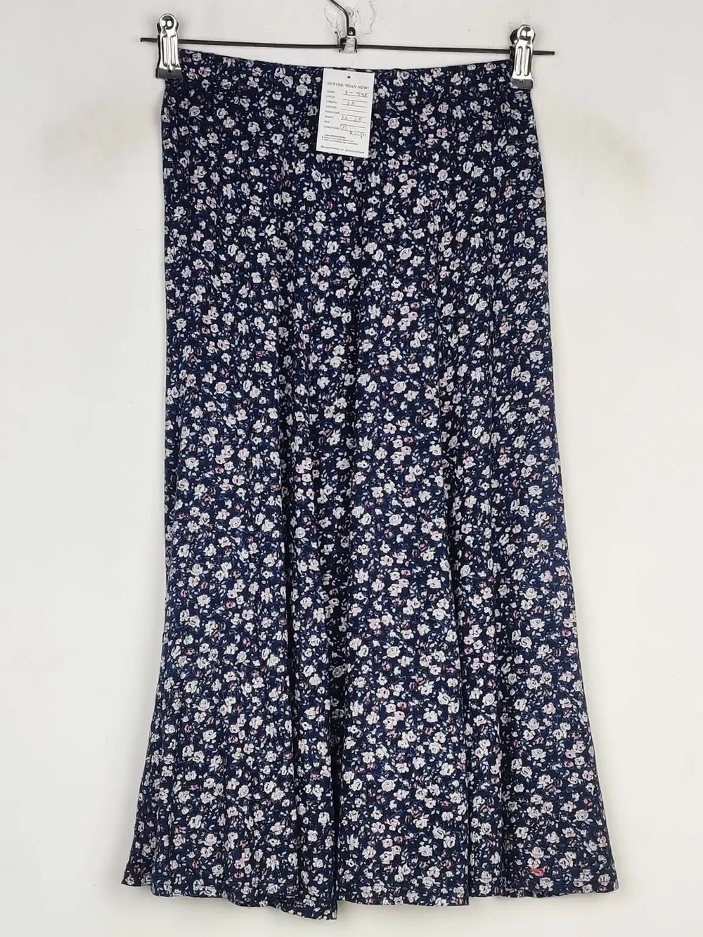 Buy online pre-used pre-loved 100% authentic & Original branded Unknown Brand (S-721) available in Pakistan. Top international brands avilable.