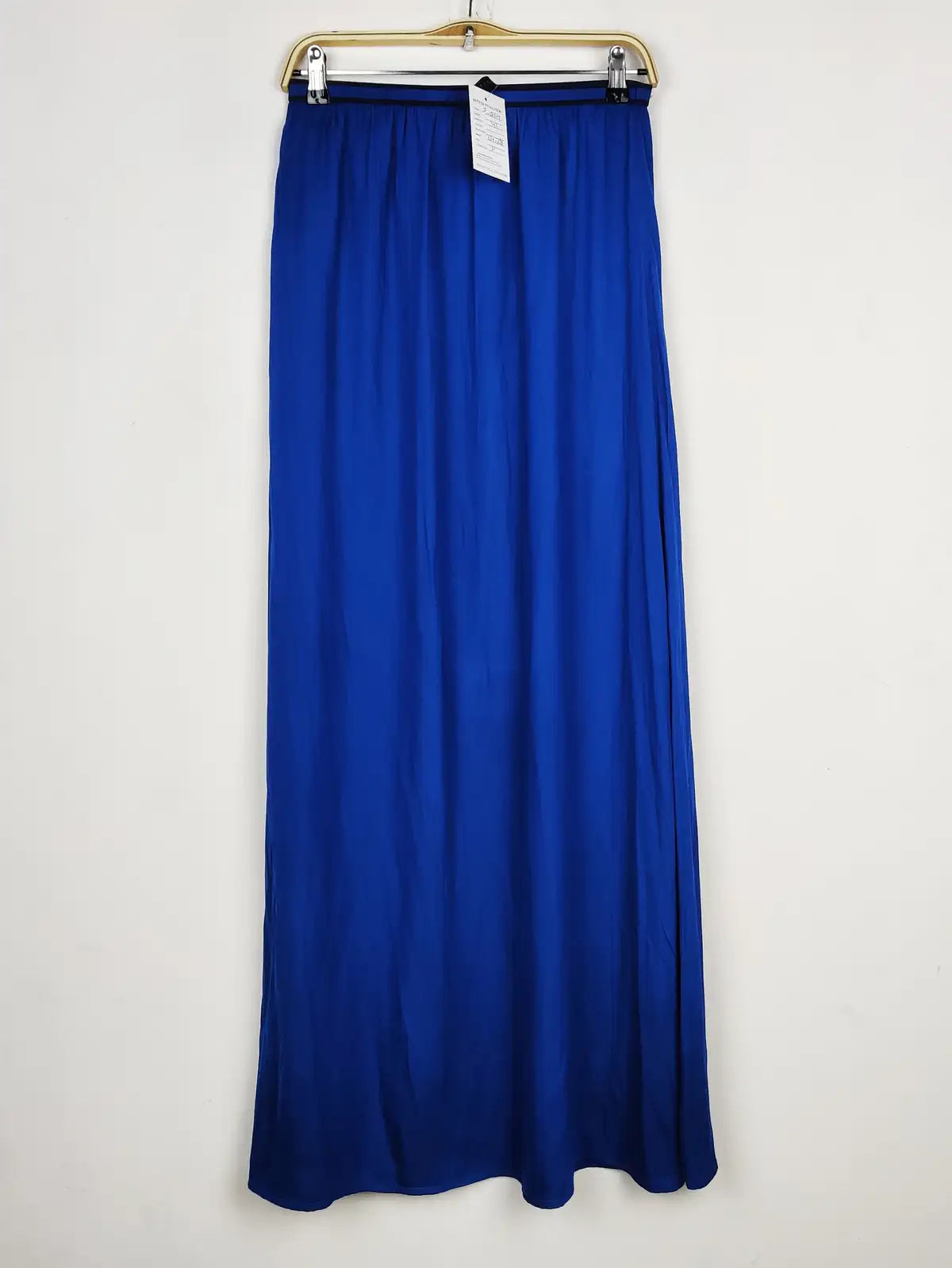 Buy online pre-used pre-loved 100% authentic & Original branded Zara (S-814) available in Pakistan. Top international brands avilable.