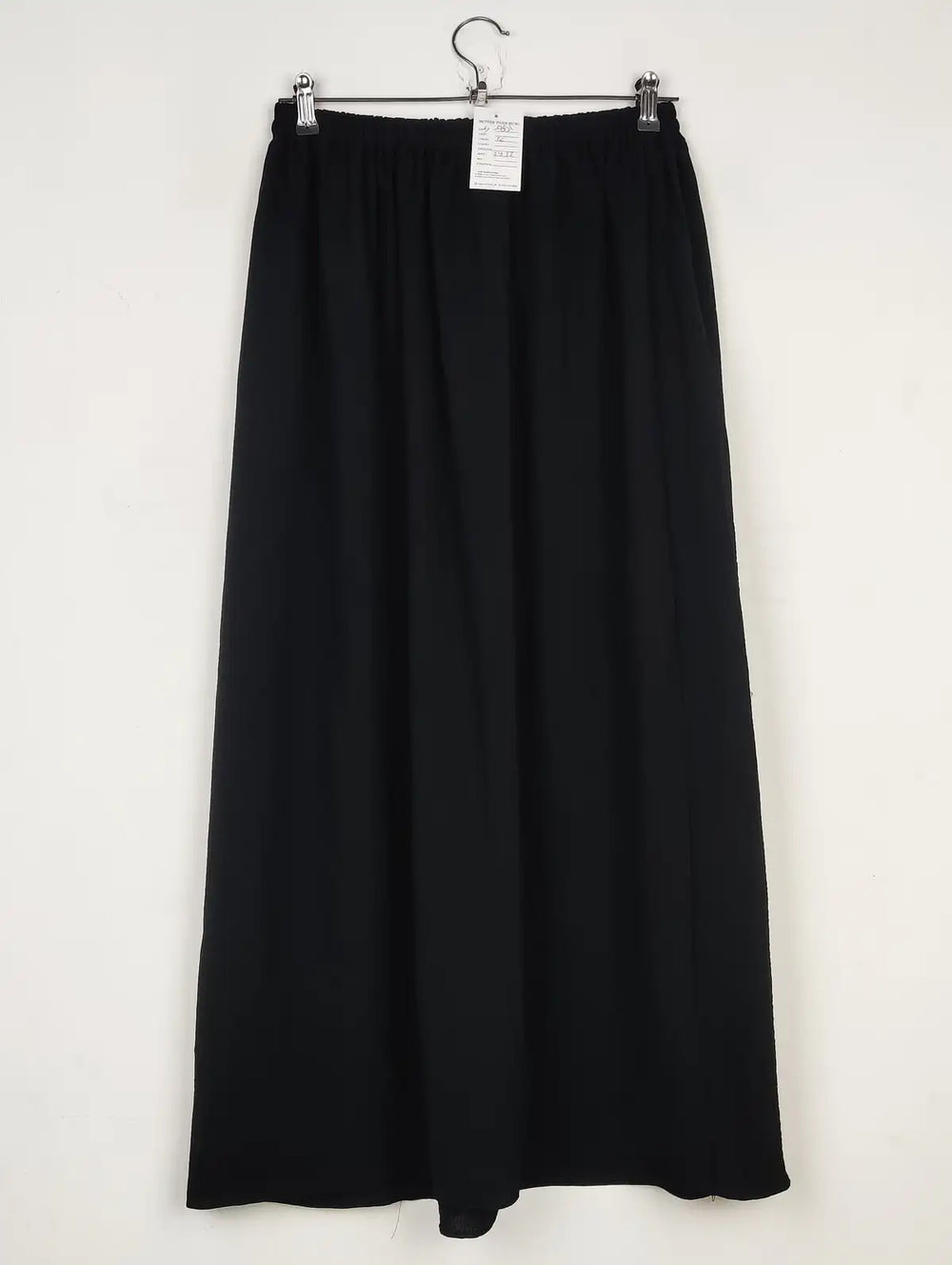 Buy online pre-used pre-loved 100% authentic & Original branded Unknown Brand (S-851) available in Pakistan. Top international brands avilable.