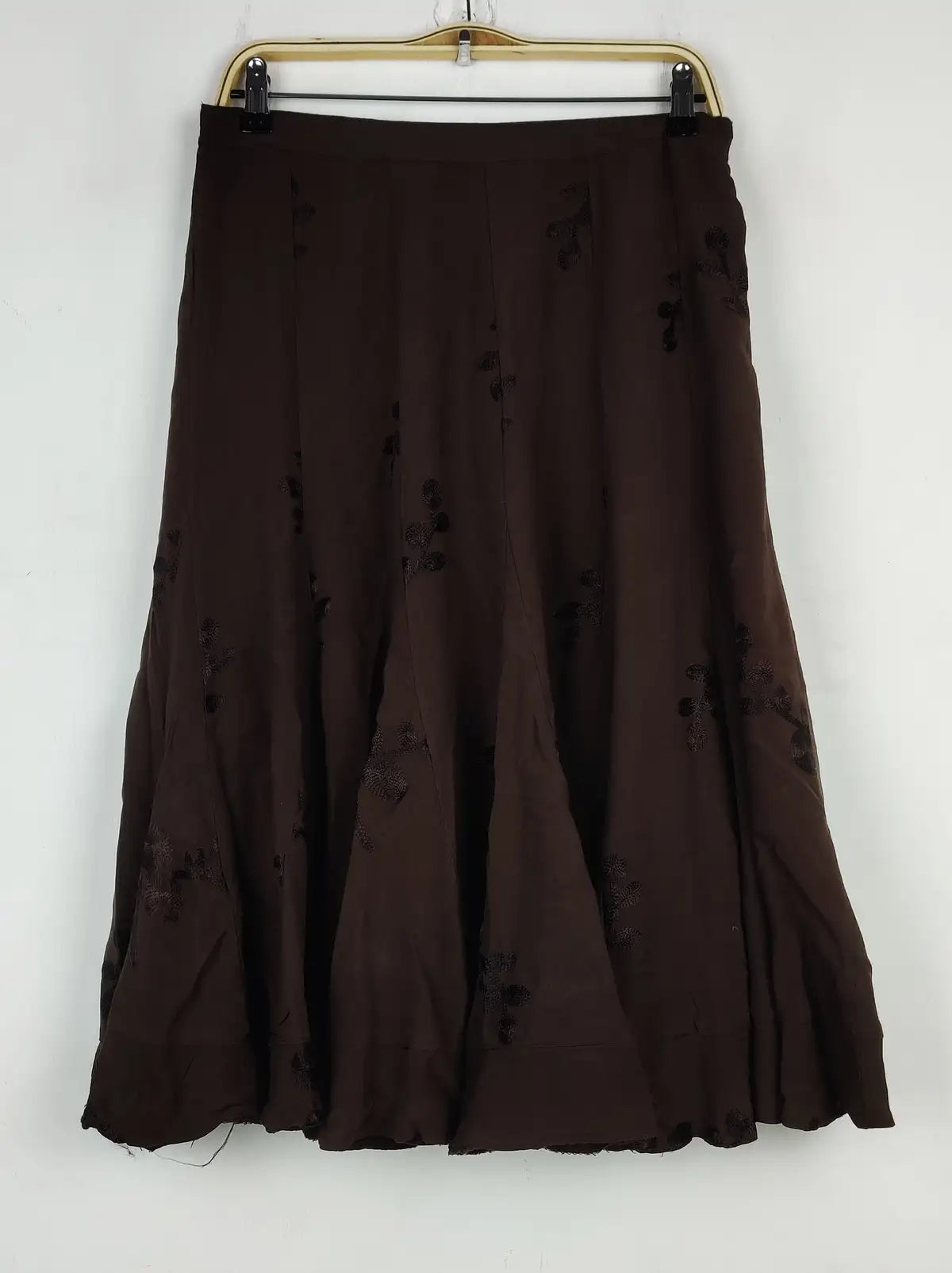 Buy online pre-used pre-loved 100% authentic & Original branded Shannon (S-875) available in Pakistan. Top international brands avilable.