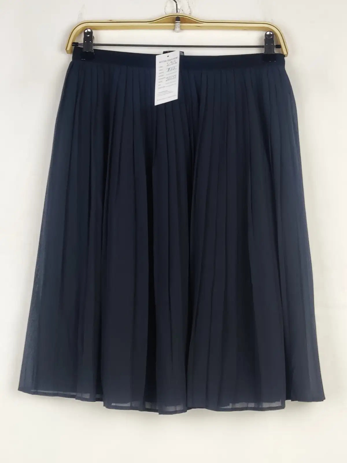 Buy online pre-used pre-loved 100% authentic & Original branded Uni Qlio (S-913) available in Pakistan. Top international brands avilable.