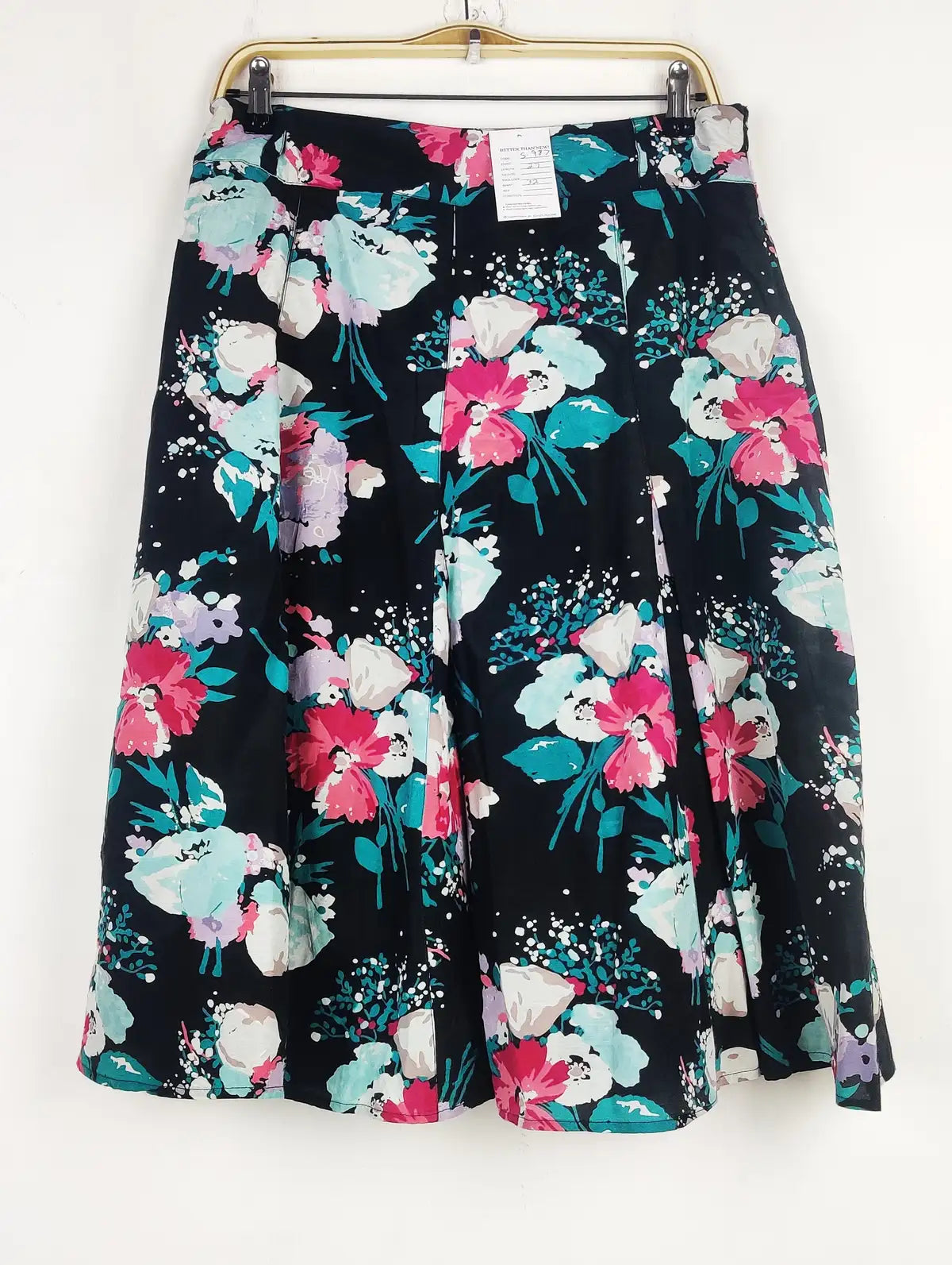 Buy online pre-used pre-loved 100% authentic & Original branded Monsoon (S-987) available in Pakistan. Top international brands avilable.