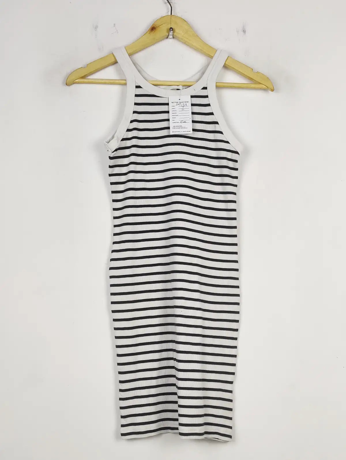 Buy online pre-used pre-loved 100% authentic & Original branded H&M (SBD-139) available in Pakistan. Top international brands avilable.