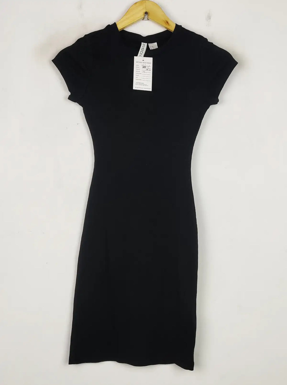 Buy online pre-used pre-loved 100% authentic & Original branded H&M (SBD-13) available in Pakistan. Top international brands avilable.