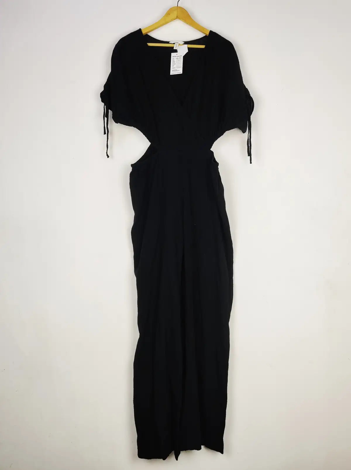 Buy online pre-used pre-loved 100% authentic & Original branded H&M (SBD-188) available in Pakistan. Top international brands avilable.