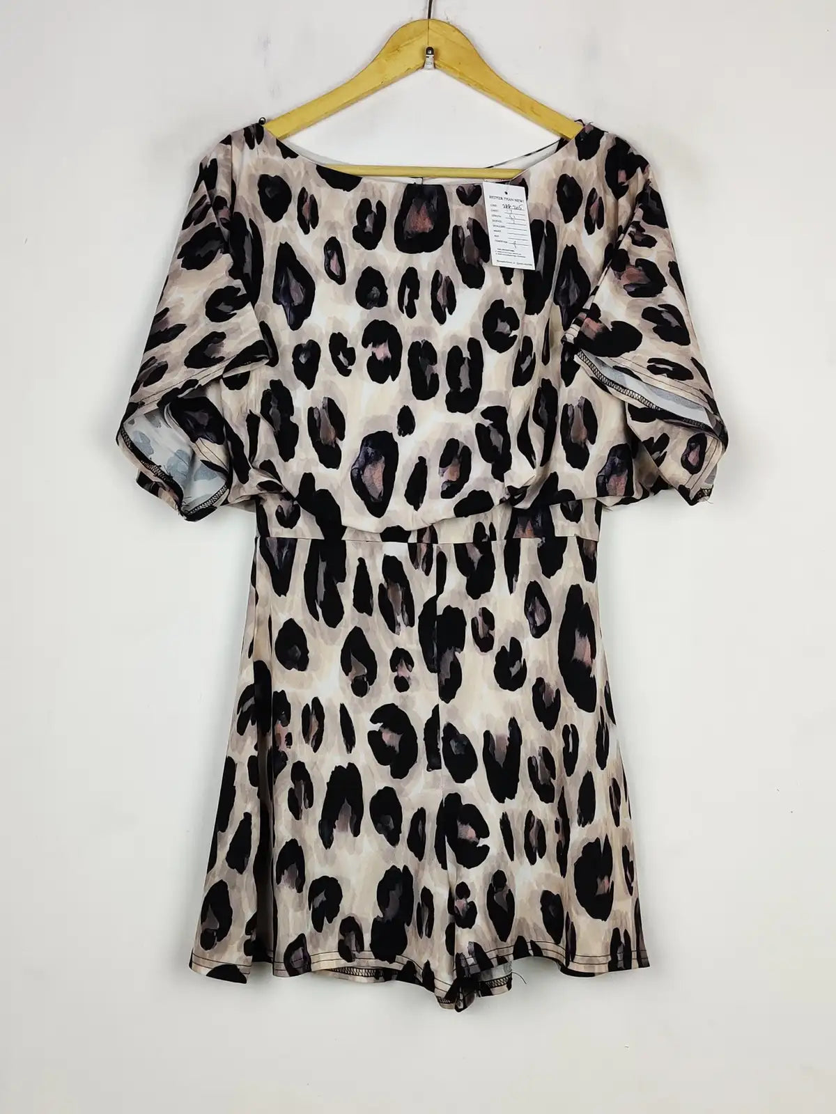 Buy online pre-used pre-loved 100% authentic & Original branded Pink Boutique (SBD-205) available in Pakistan. Top international brands avilable.