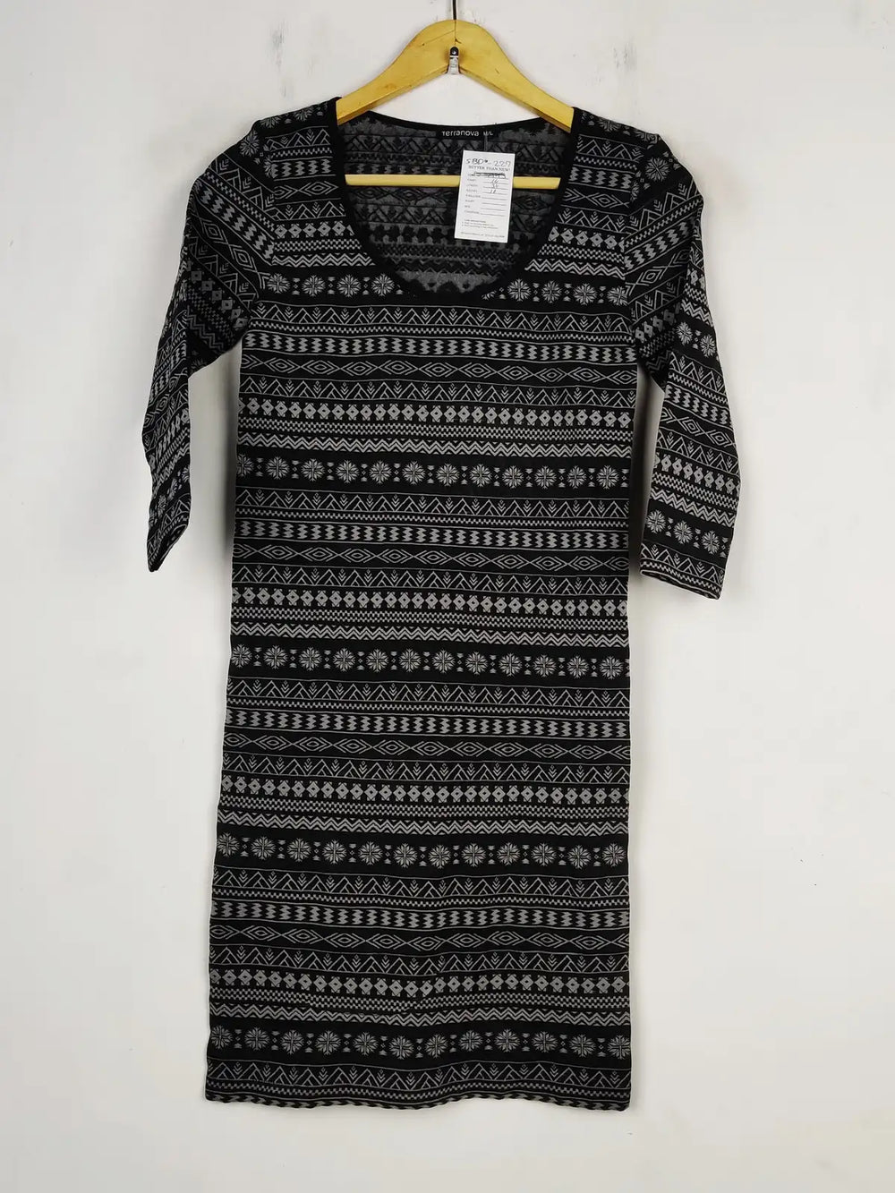 Buy online pre-used pre-loved 100% authentic & Original branded Terranova (SBD-227) available in Pakistan. Top international brands avilable.