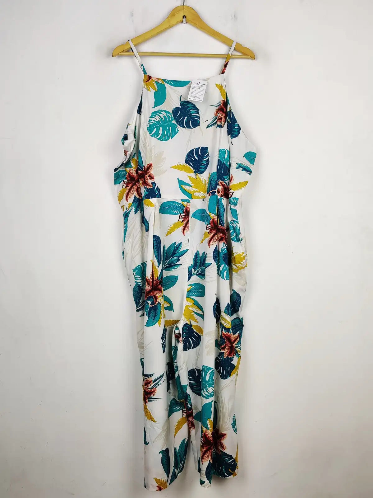 Buy online pre-used pre-loved 100% authentic & Original branded Simply Be (SBD-231) available in Pakistan. Top international brands avilable.