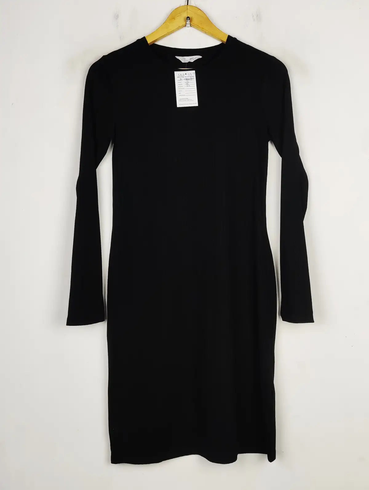 Buy online pre-used pre-loved 100% authentic & Original branded Primark (SBD-239) available in Pakistan. Top international brands avilable.