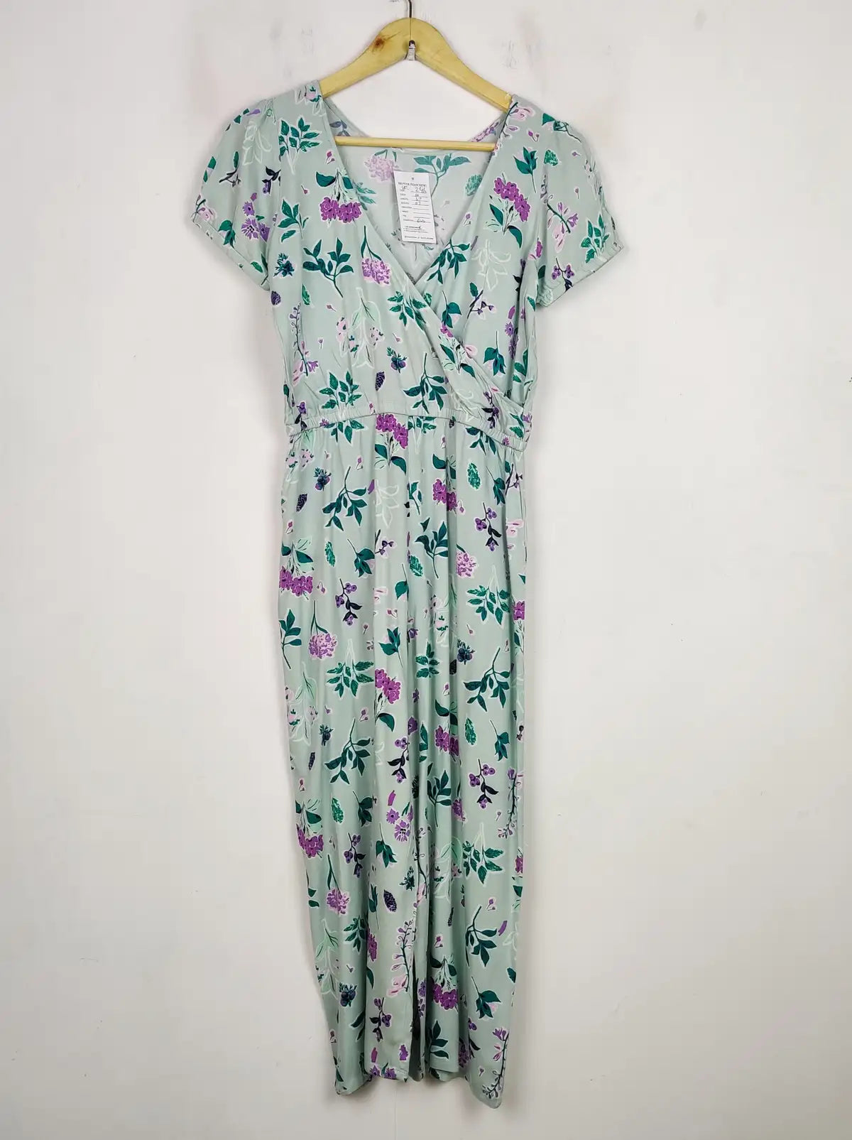 Buy online pre-used pre-loved 100% authentic & Original branded Unknown Brand (SBD-246) available in Pakistan. Top international brands avilable.