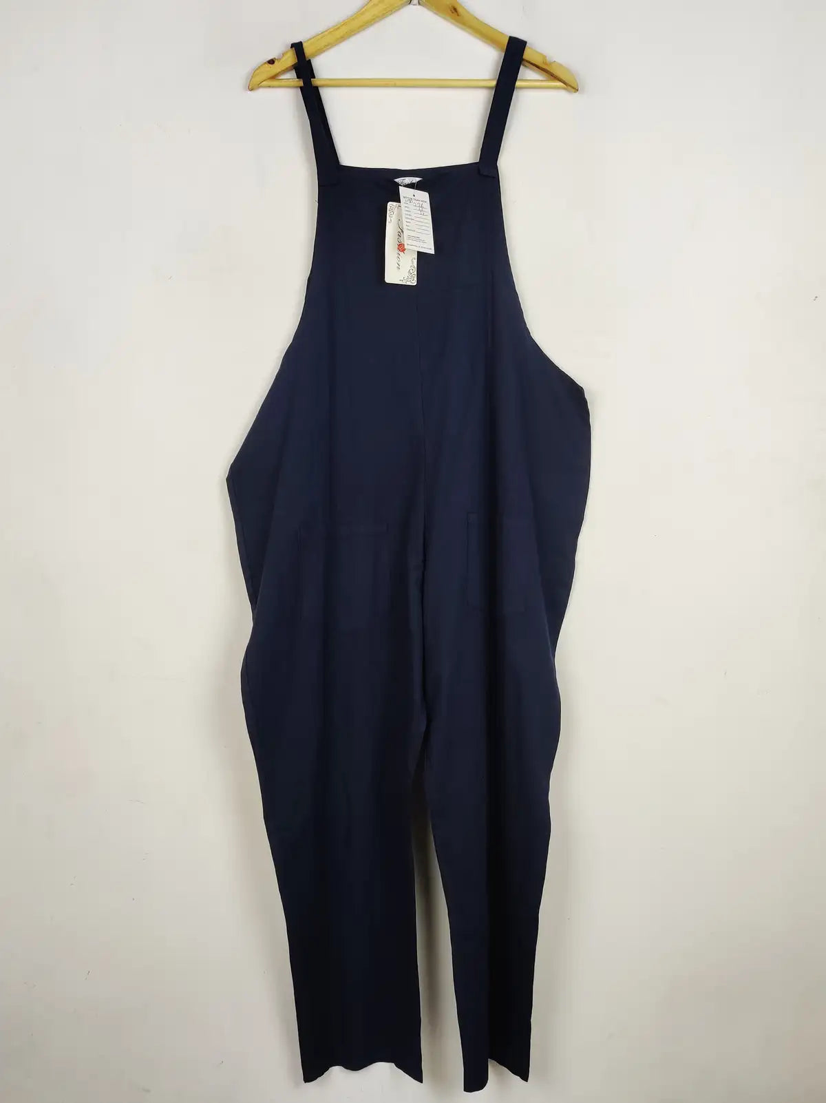 Buy online pre-used pre-loved 100% authentic & Original branded Fashion (SBD-276) available in Pakistan. Top international brands avilable.