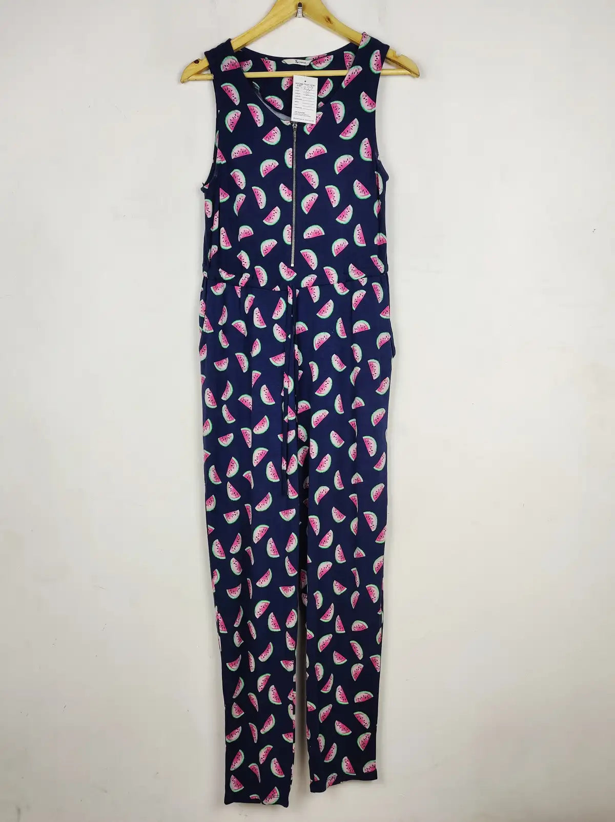 Buy online pre-used pre-loved 100% authentic & Original branded Tu (SBD-279) available in Pakistan. Top international brands avilable.