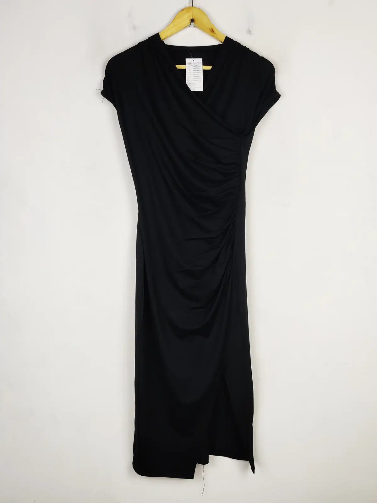 Buy online pre-used pre-loved 100% authentic & Original branded Unknown Brand (SBD-305) available in Pakistan. Top international brands avilable.