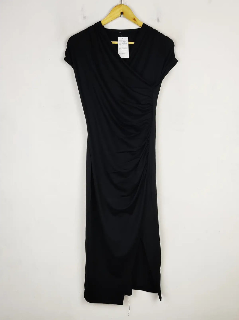 Buy online pre-used pre-loved 100% authentic & Original branded Unknown Brand (SBD-305) available in Pakistan. Top international brands avilable.
