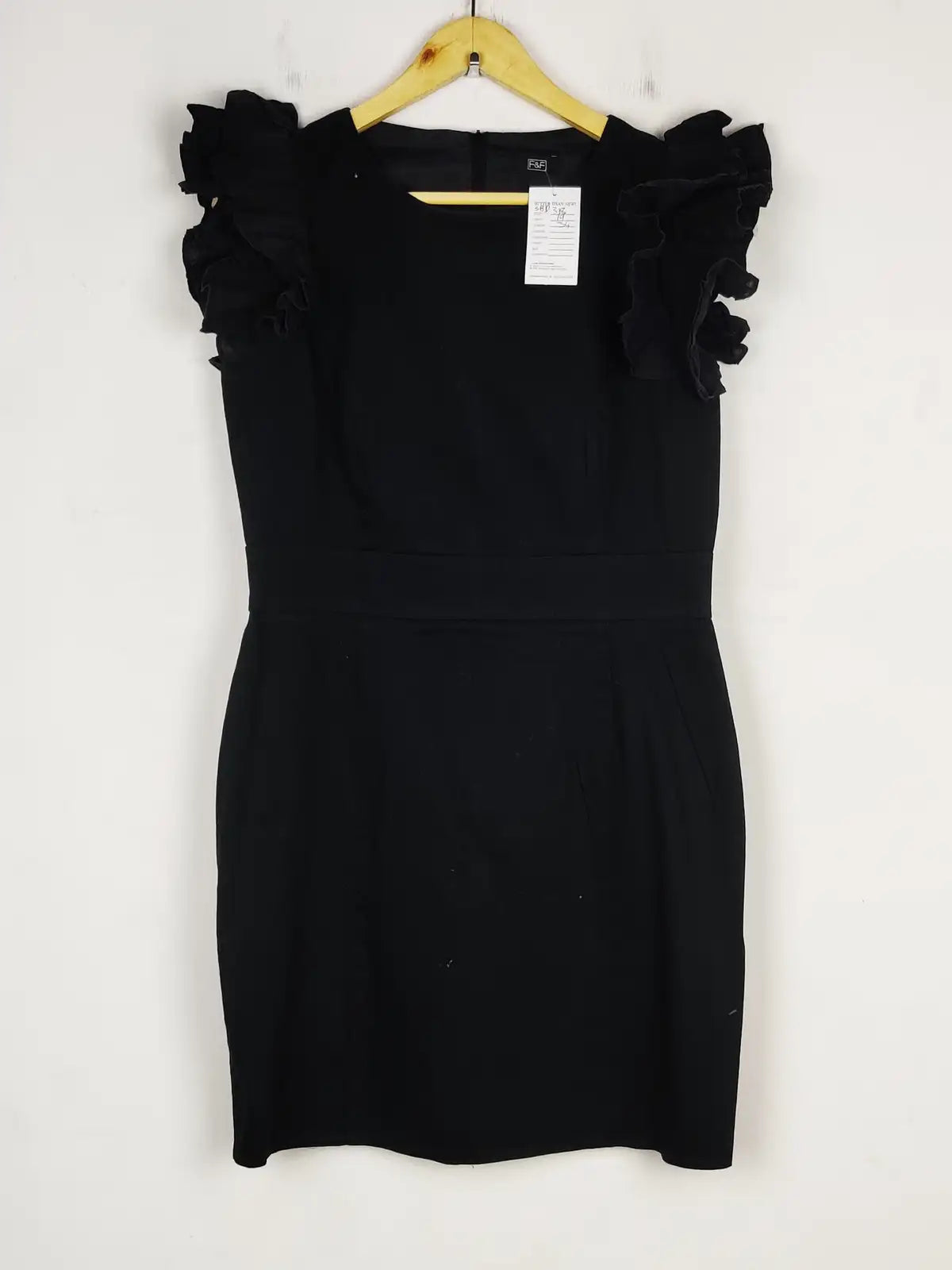 Buy online pre-used pre-loved 100% authentic & Original branded F&F (SBD-318) available in Pakistan. Top international brands avilable.