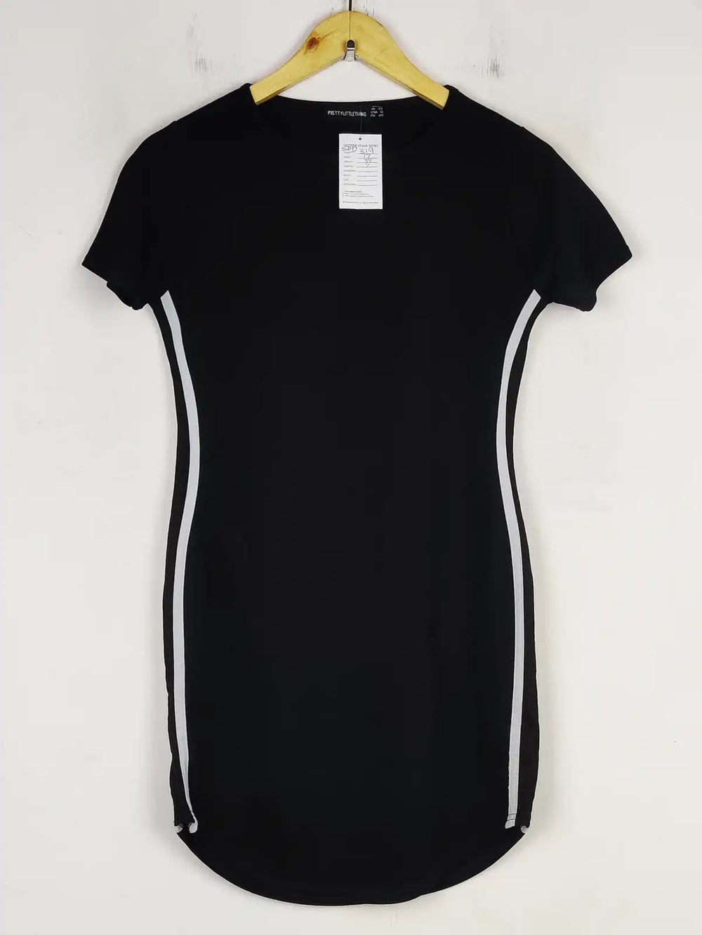 Buy online pre-used pre-loved 100% authentic & Original branded Prettylittlething (SBD-319) available in Pakistan. Top international brands avilable.