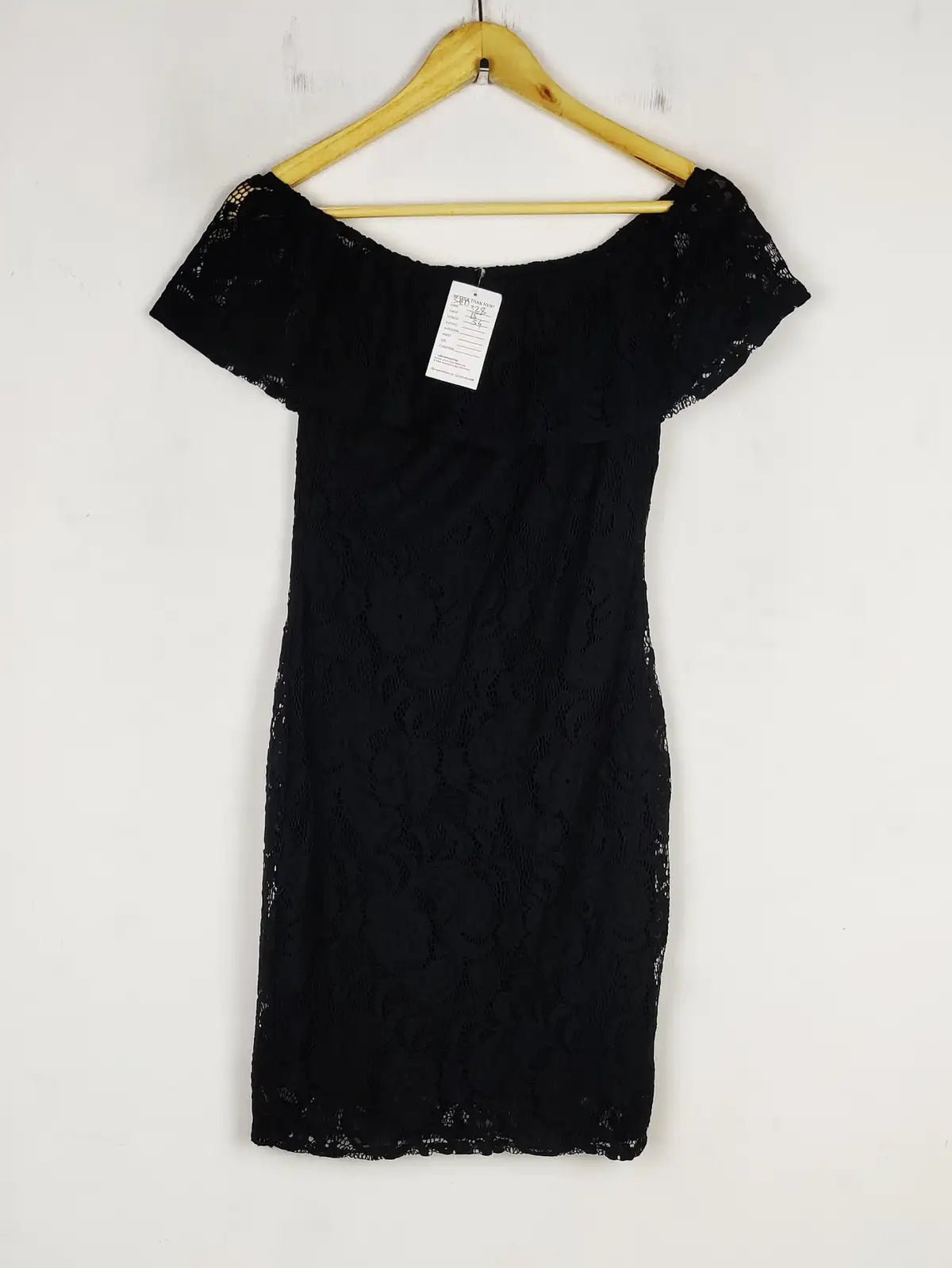 Buy online pre-used pre-loved 100% authentic & Original branded Unknown Brand (SBD-328) available in Pakistan. Top international brands avilable.