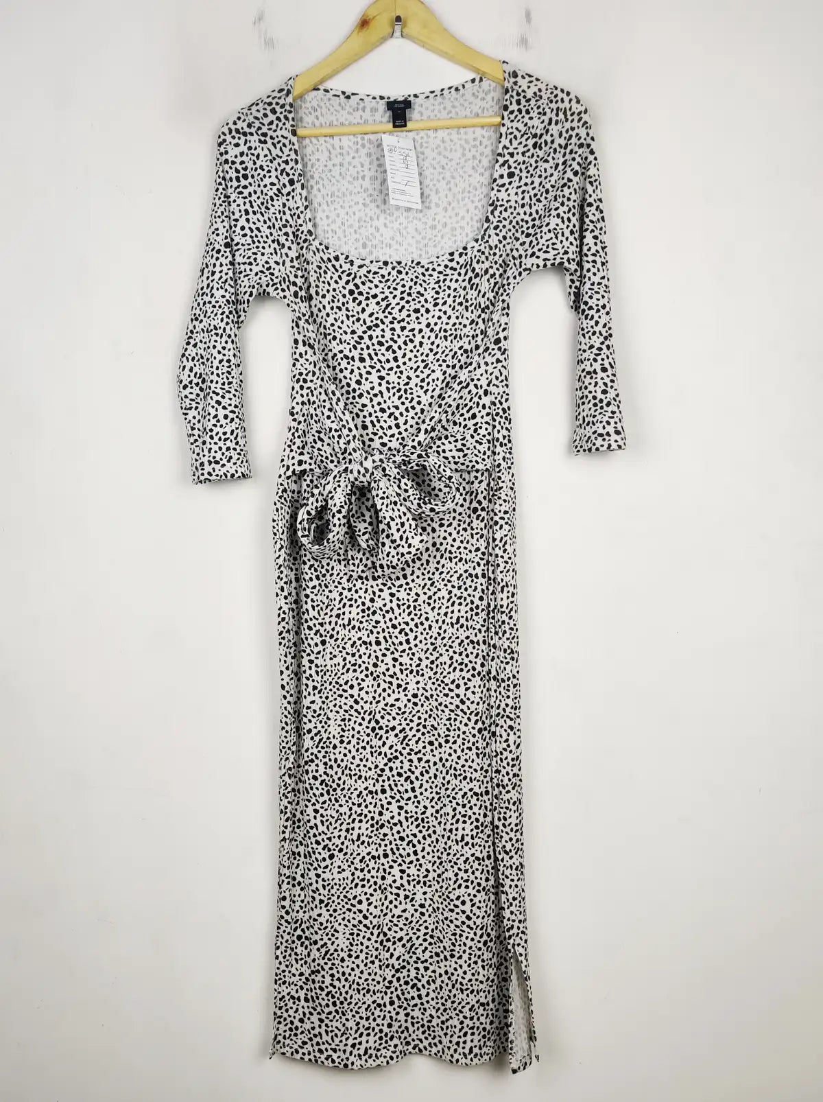 Buy online pre-used pre-loved 100% authentic & Original branded River Island (SBD-356) available in Pakistan. Top international brands avilable.