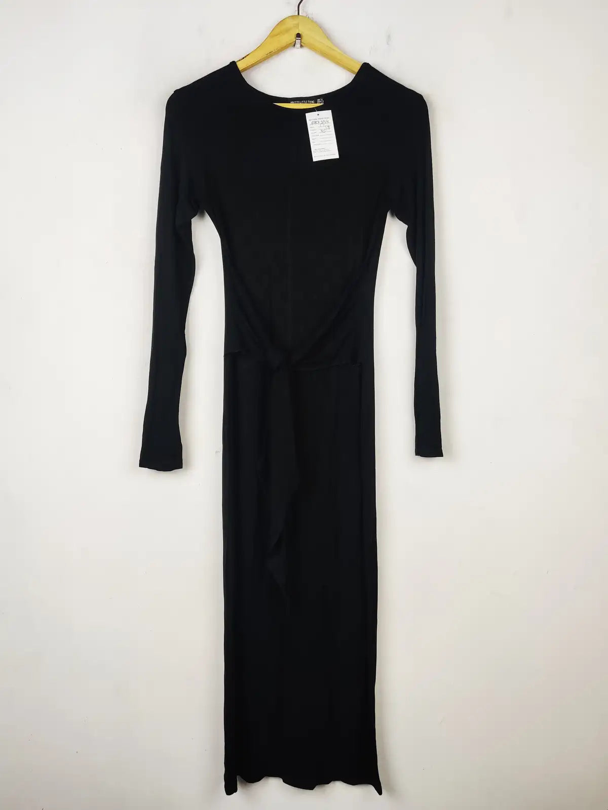 Buy online pre-used pre-loved 100% authentic & Original branded Prettylittlething (SBD-394) available in Pakistan. Top international brands avilable.