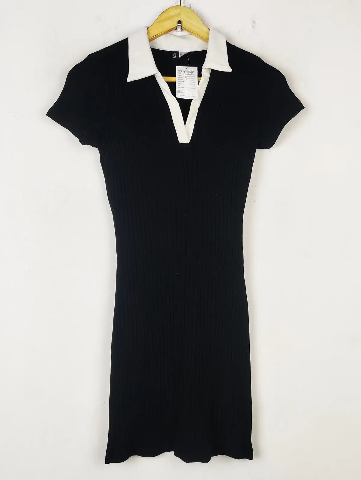 Buy online pre-used pre-loved 100% authentic & Original branded H&M (SBD-398) available in Pakistan. Top international brands avilable.