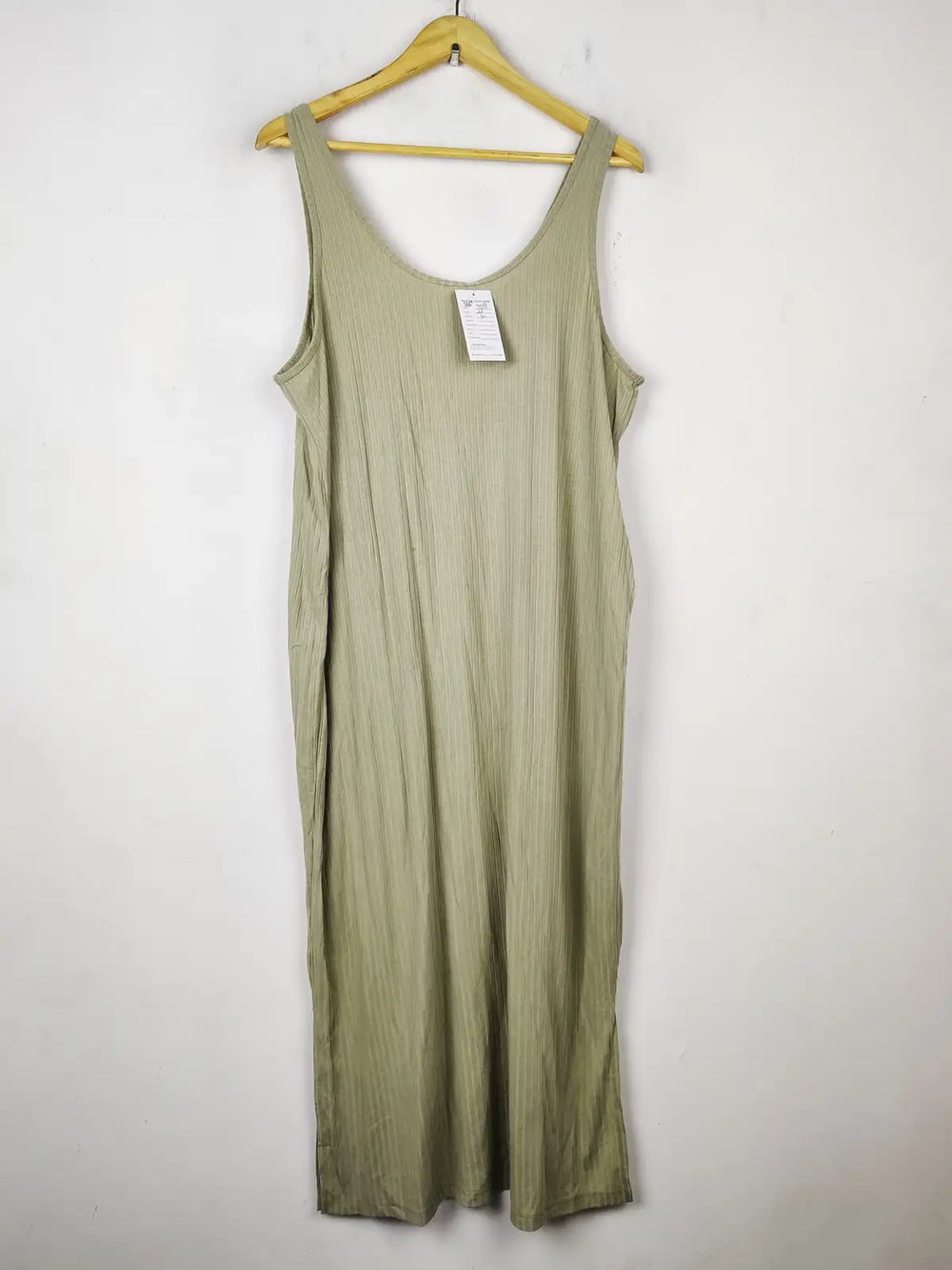 Buy online pre-used pre-loved 100% authentic & Original branded H&M (SBD-408) available in Pakistan. Top international brands avilable.