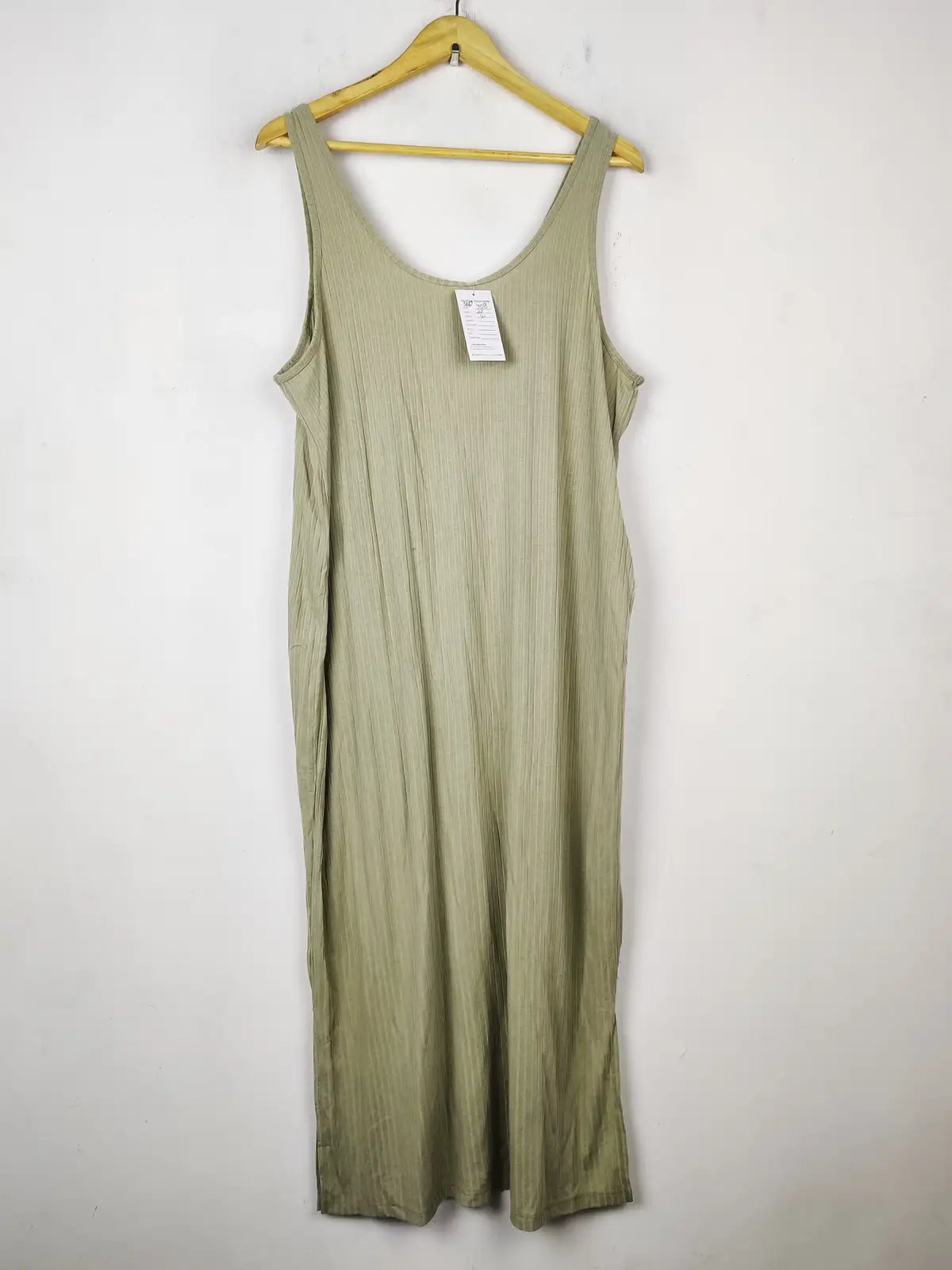 Buy online pre-used pre-loved 100% authentic & Original branded H&M (SBD-408) available in Pakistan. Top international brands avilable.