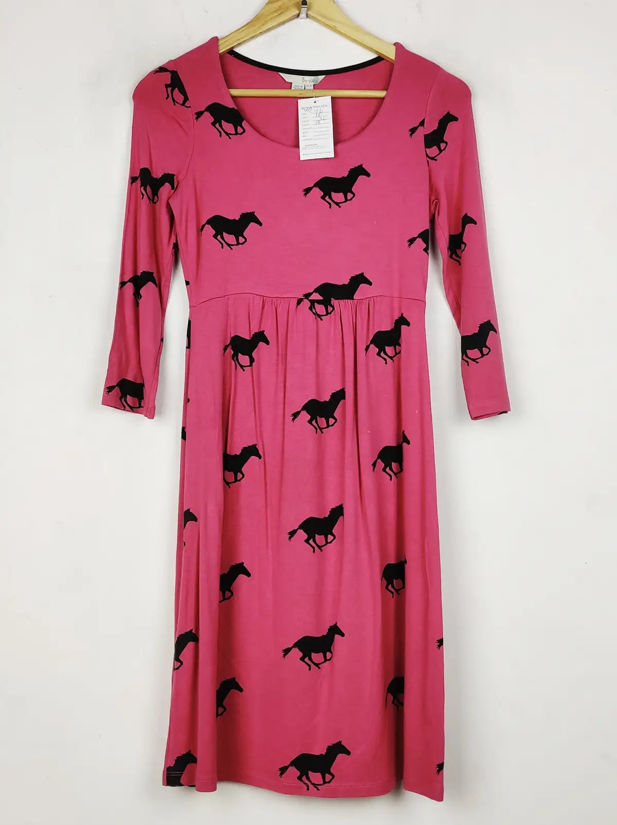 Buy online pre-used pre-loved 100% authentic & Original branded Boden (SBD-416) available in Pakistan. Top international brands avilable.