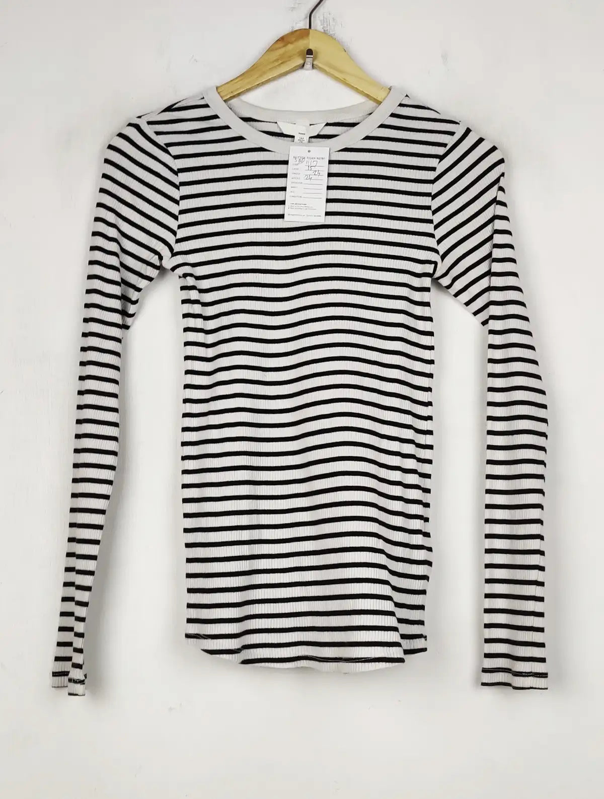 Buy online pre-used pre-loved 100% authentic & Original branded H&M (SBD-417) available in Pakistan. Top international brands avilable.