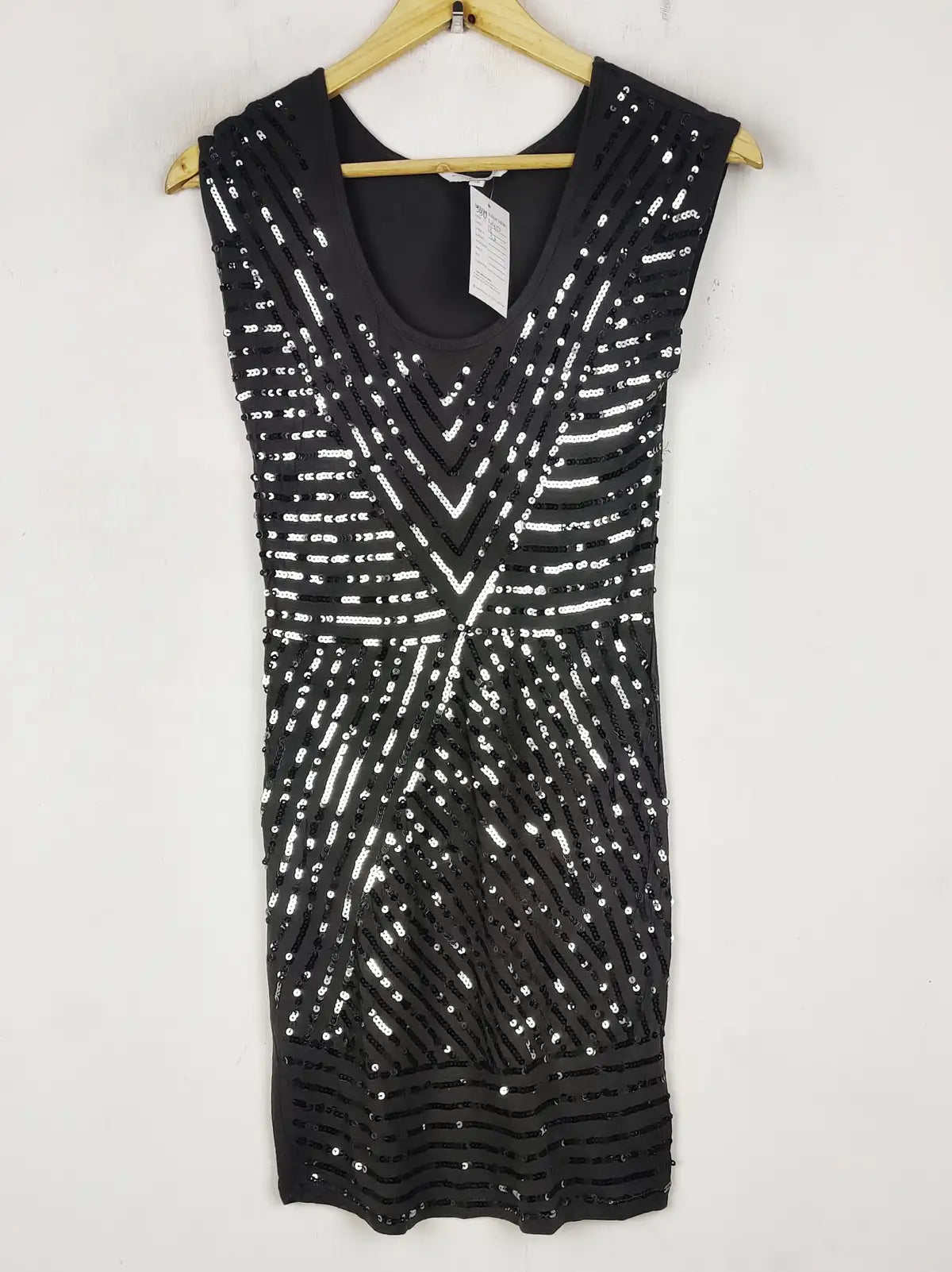 Buy online pre-used pre-loved 100% authentic & Original branded New Look (SBD-440) available in Pakistan. Top international brands avilable.