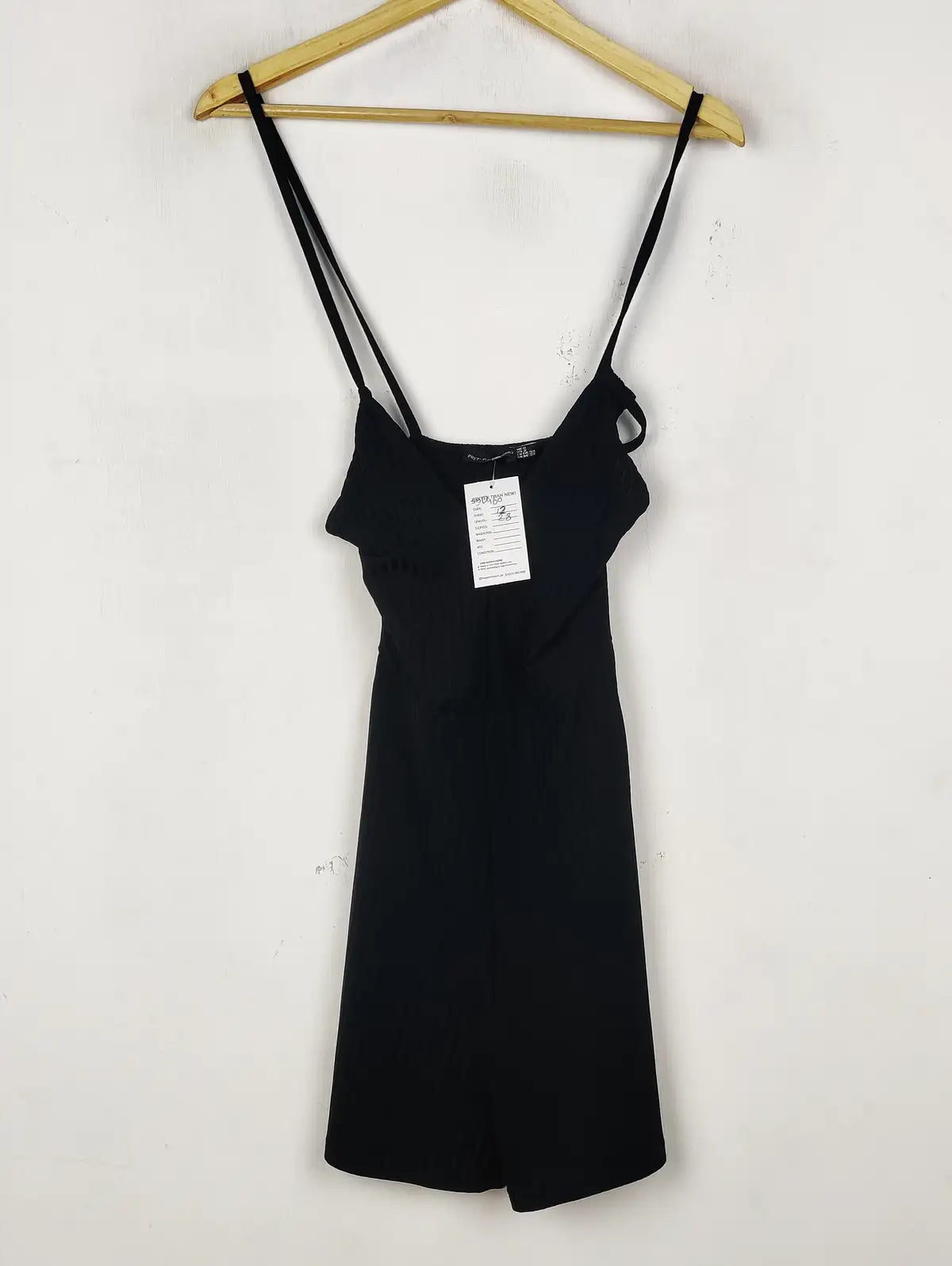 Buy online pre-used pre-loved 100% authentic & Original branded Prettylittlething (SBD-460) available in Pakistan. Top international brands avilable.