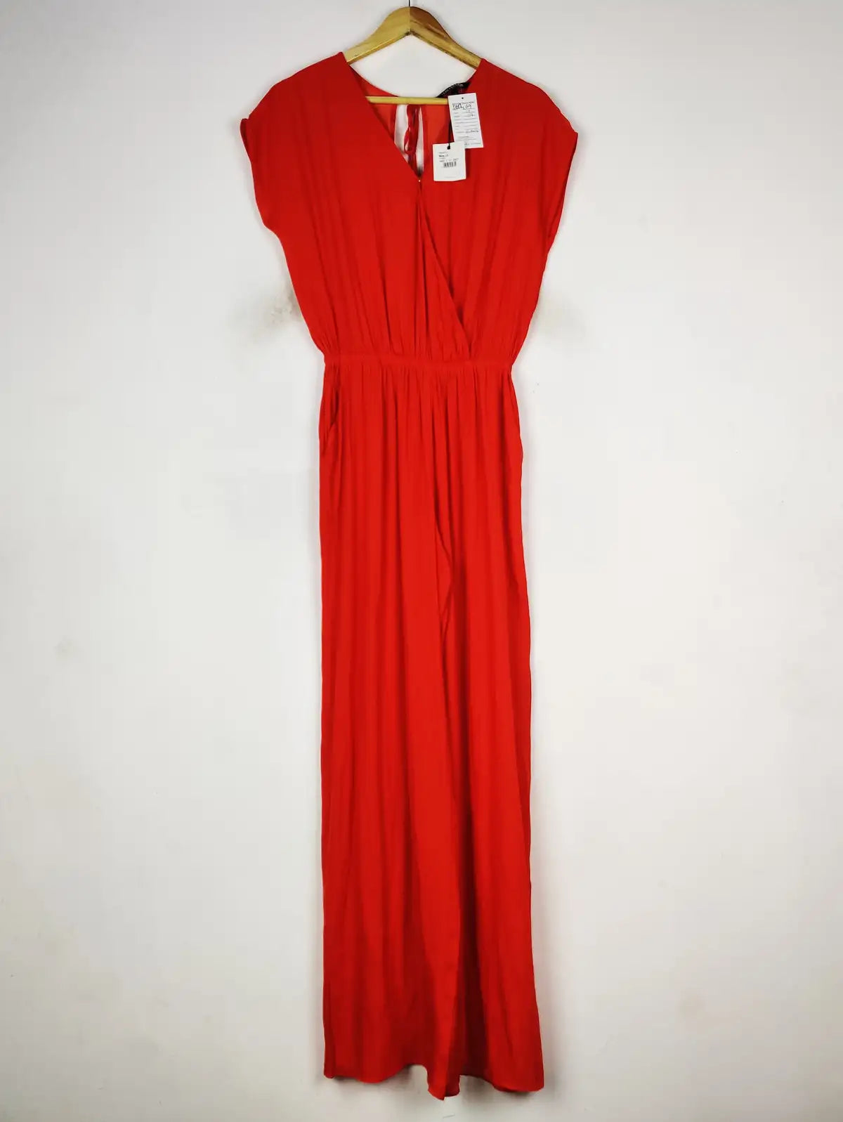Buy online pre-used pre-loved 100% authentic & Original branded The Collection (SBD-469) available in Pakistan. Top international brands avilable.