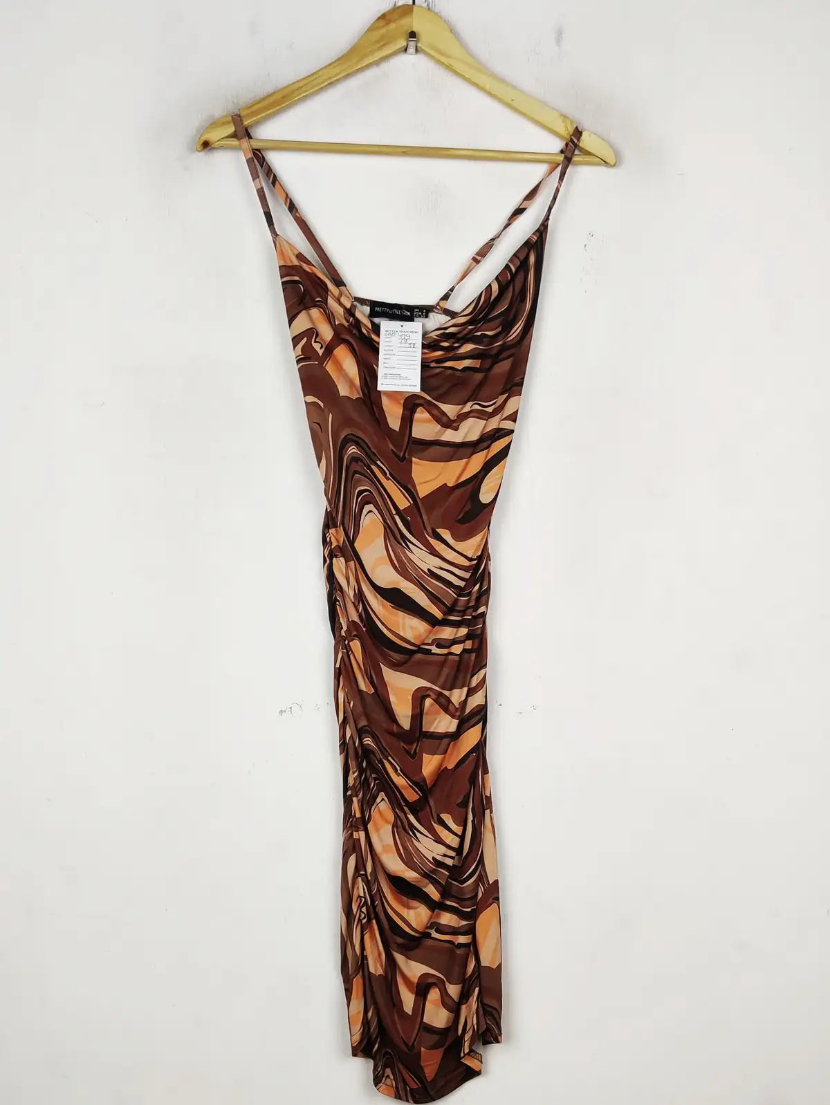 Buy online pre-used pre-loved 100% authentic & Original branded Prettylittlething (SBD-479) available in Pakistan. Top international brands avilable.