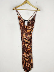 Buy online pre-used pre-loved 100% authentic & Original branded Prettylittlething (SBD-479) available in Pakistan. Top international brands avilable.