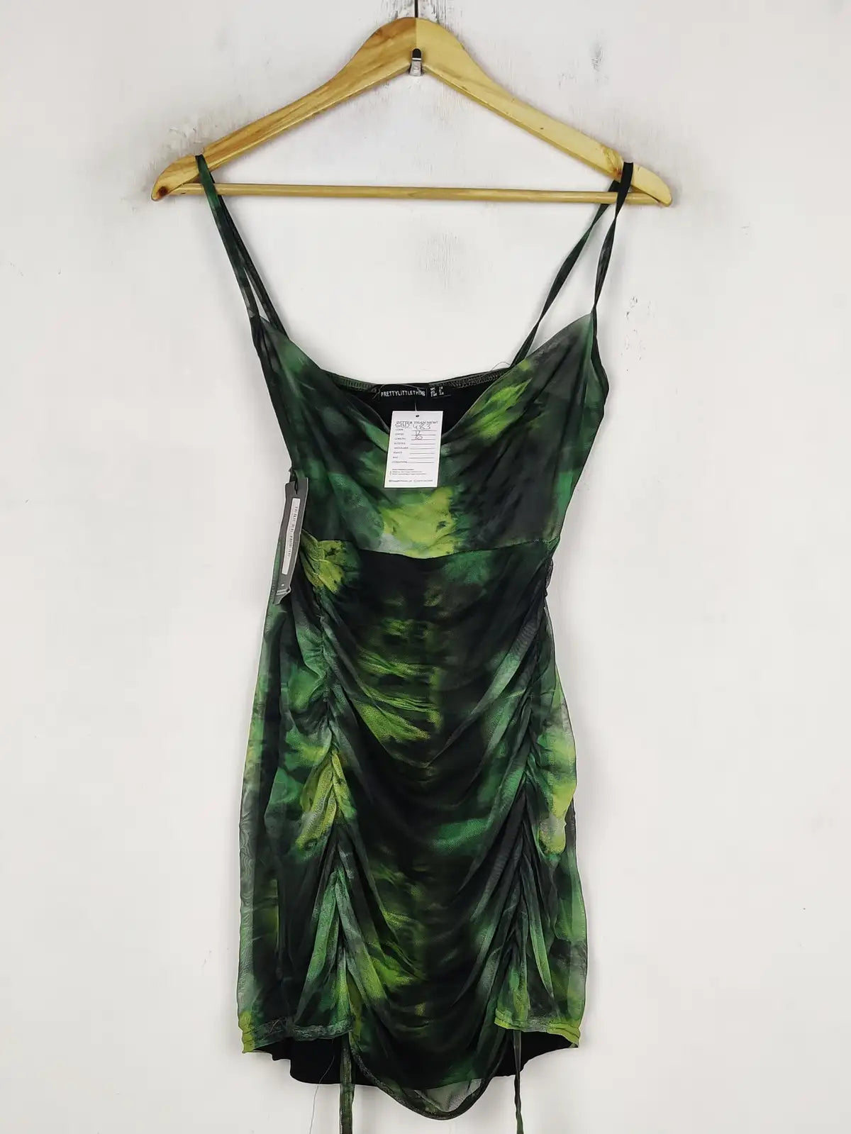 Buy online pre-used pre-loved 100% authentic & Original branded Prettylittlething (SBD-483) available in Pakistan. Top international brands avilable.