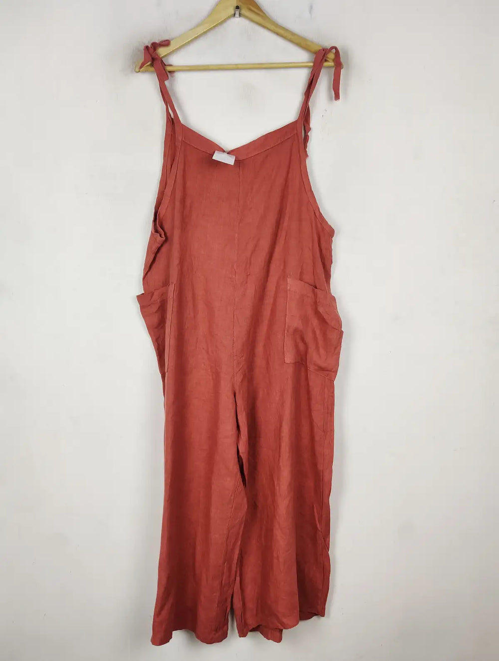 Buy online pre-used pre-loved 100% authentic & Original branded Unknown Brand (SBD-494) available in Pakistan. Top international brands avilable.