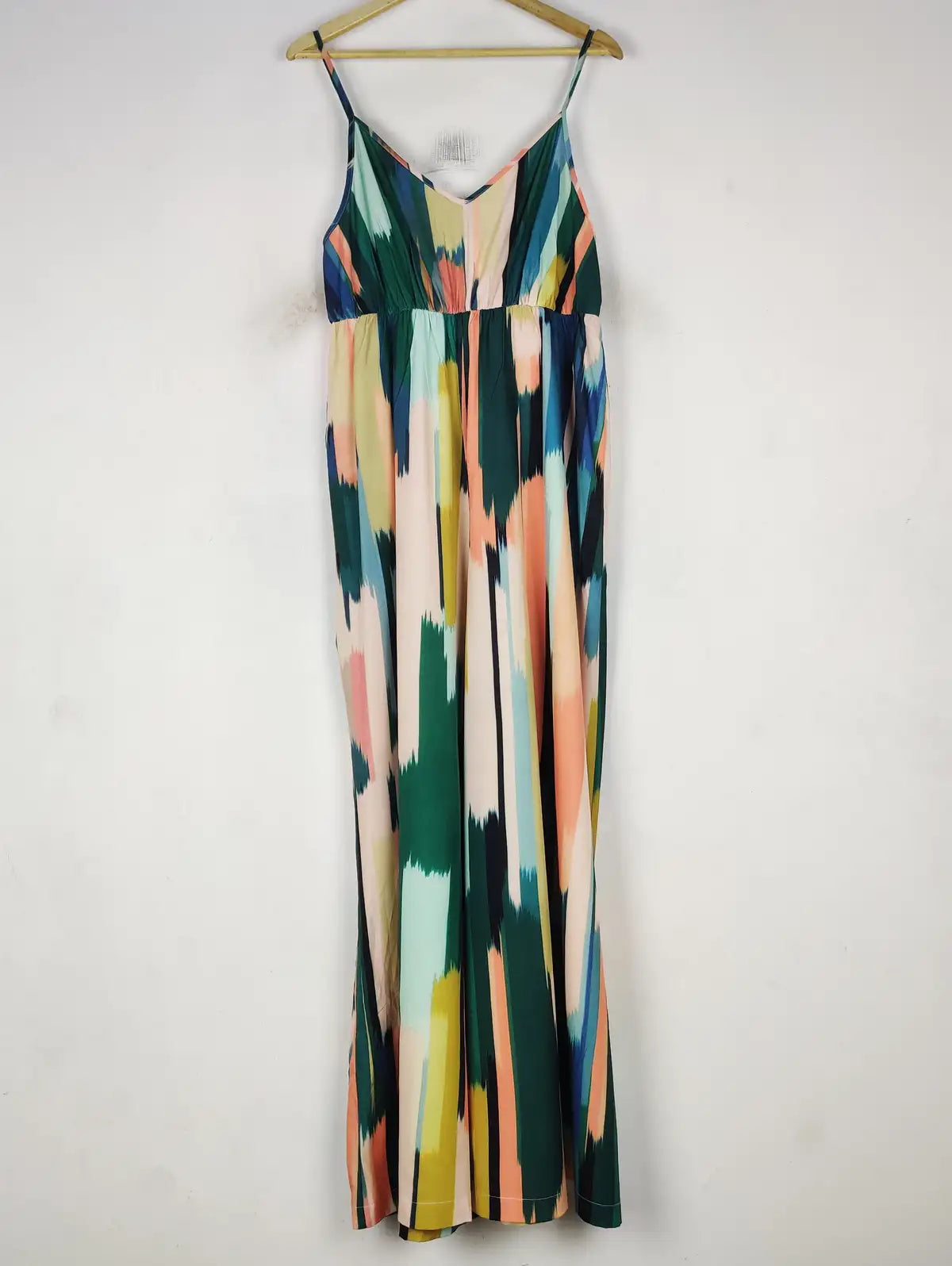 Buy online pre-used pre-loved 100% authentic & Original branded Unknown Brand (SBD-508) available in Pakistan. Top international brands avilable.