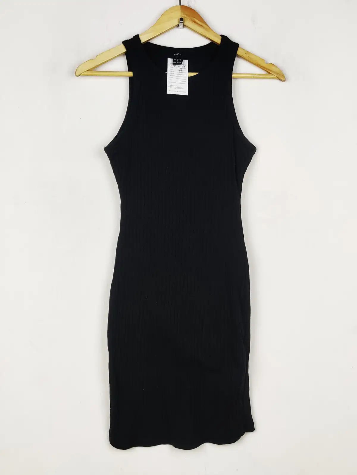 Buy online pre-used pre-loved 100% authentic & Original branded Shein (SBD-549) available in Pakistan. Top international brands avilable.