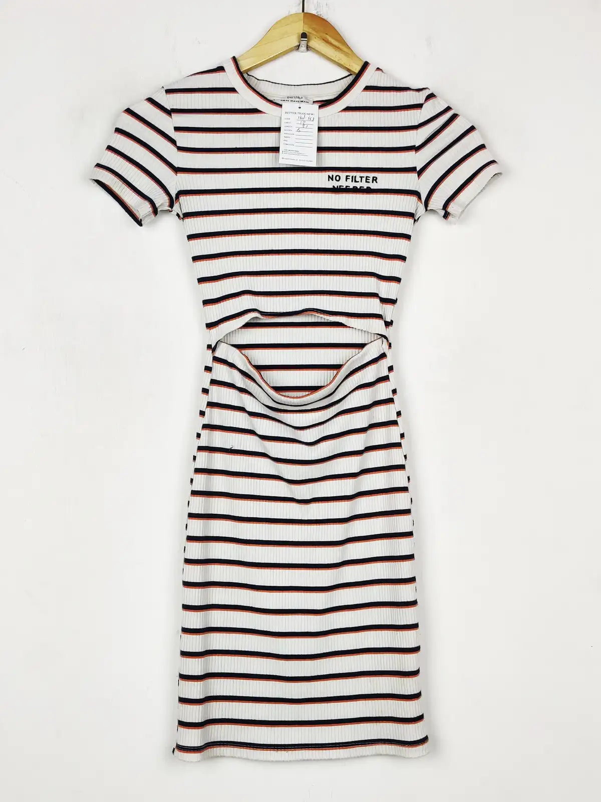 Buy online pre-used pre-loved 100% authentic & Original branded Bershka (SBD-553) available in Pakistan. Top international brands avilable.