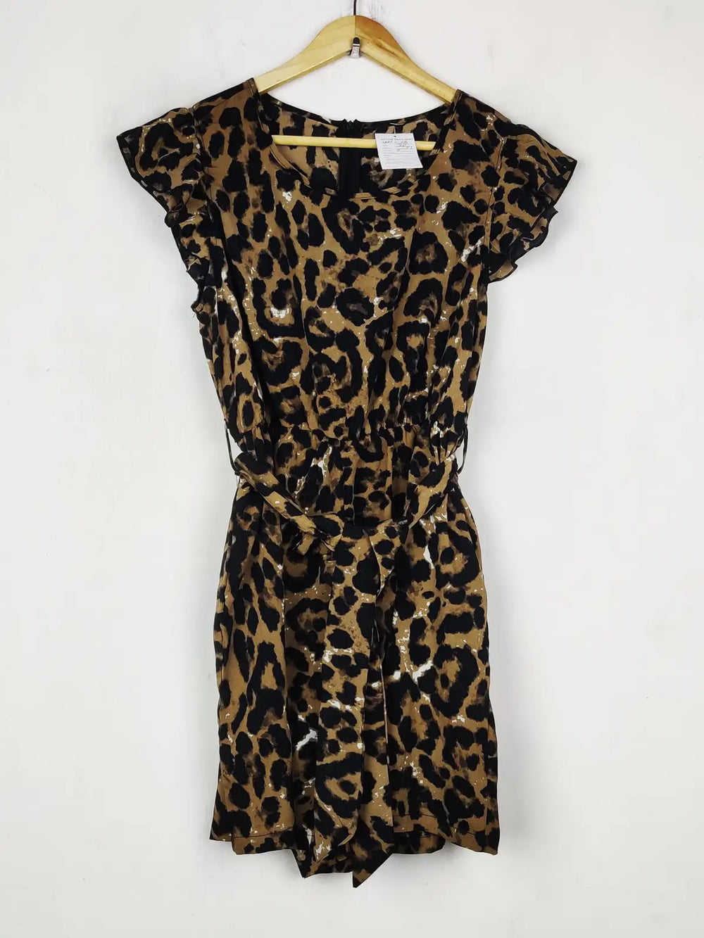 Buy online pre-used pre-loved 100% authentic & Original branded Unknown Brand (SBD-568) available in Pakistan. Top international brands avilable.