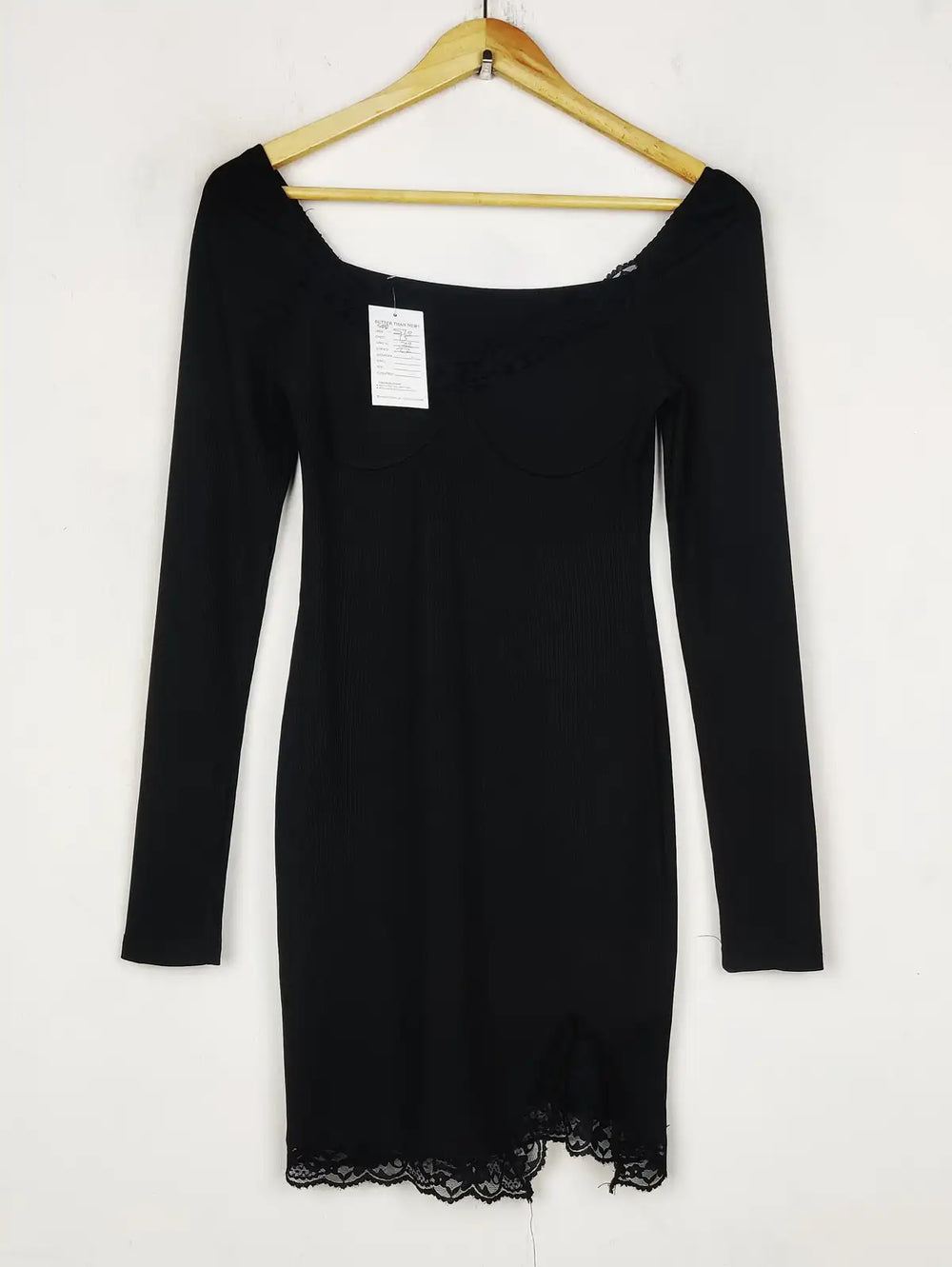 Buy online pre-used pre-loved 100% authentic & Original branded Shein (SBD-570) available in Pakistan. Top international brands avilable.