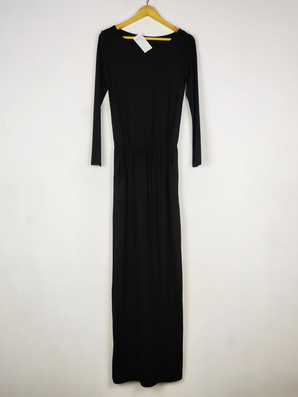 Buy online pre-used pre-loved 100% authentic & Original branded Unknown Brand (SBD-583) available in Pakistan. Top international brands avilable.
