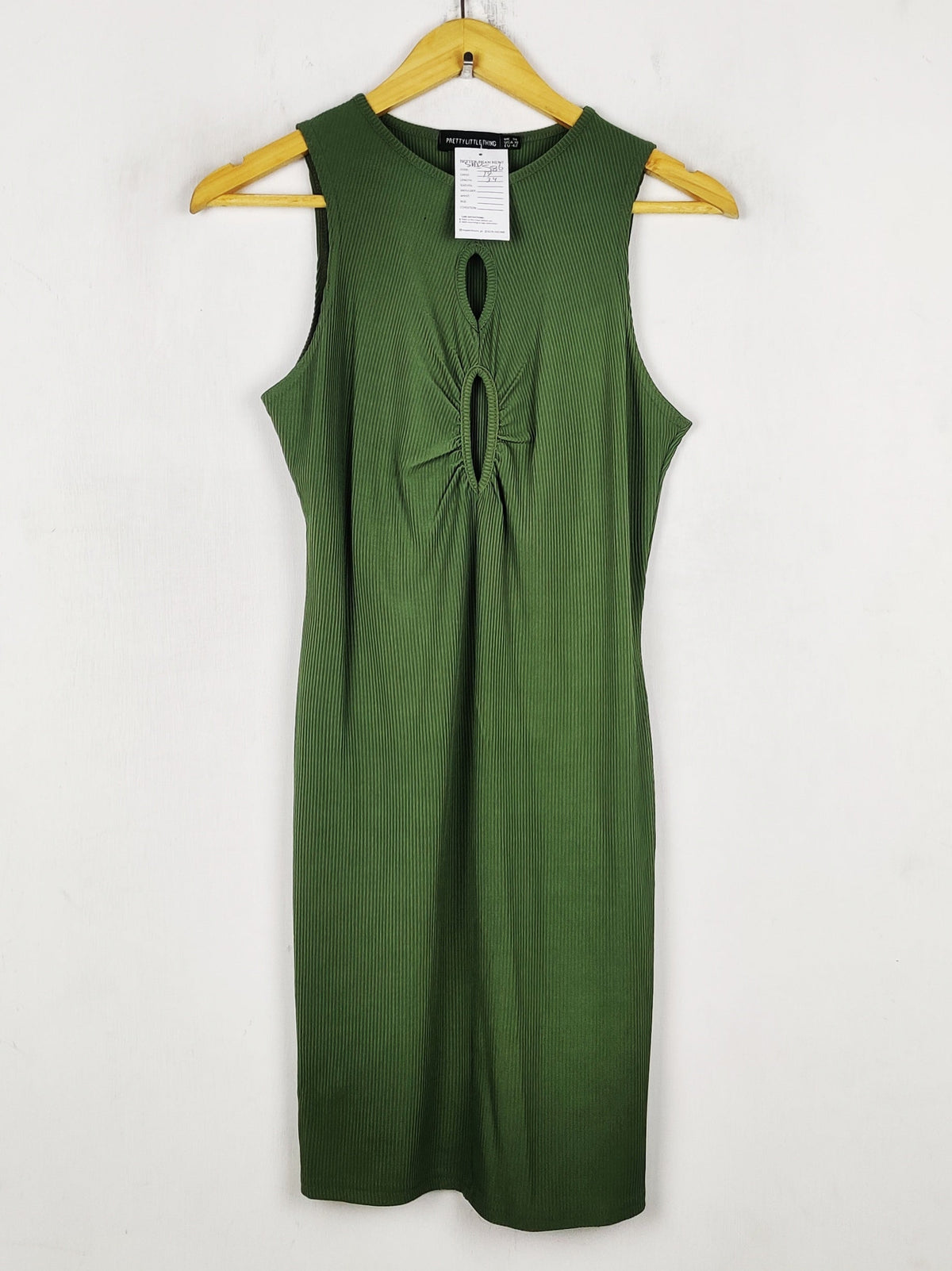 Buy online pre-used pre-loved 100% authentic & Original branded Prettylittlething (SBD-586) available in Pakistan. Top international brands avilable.