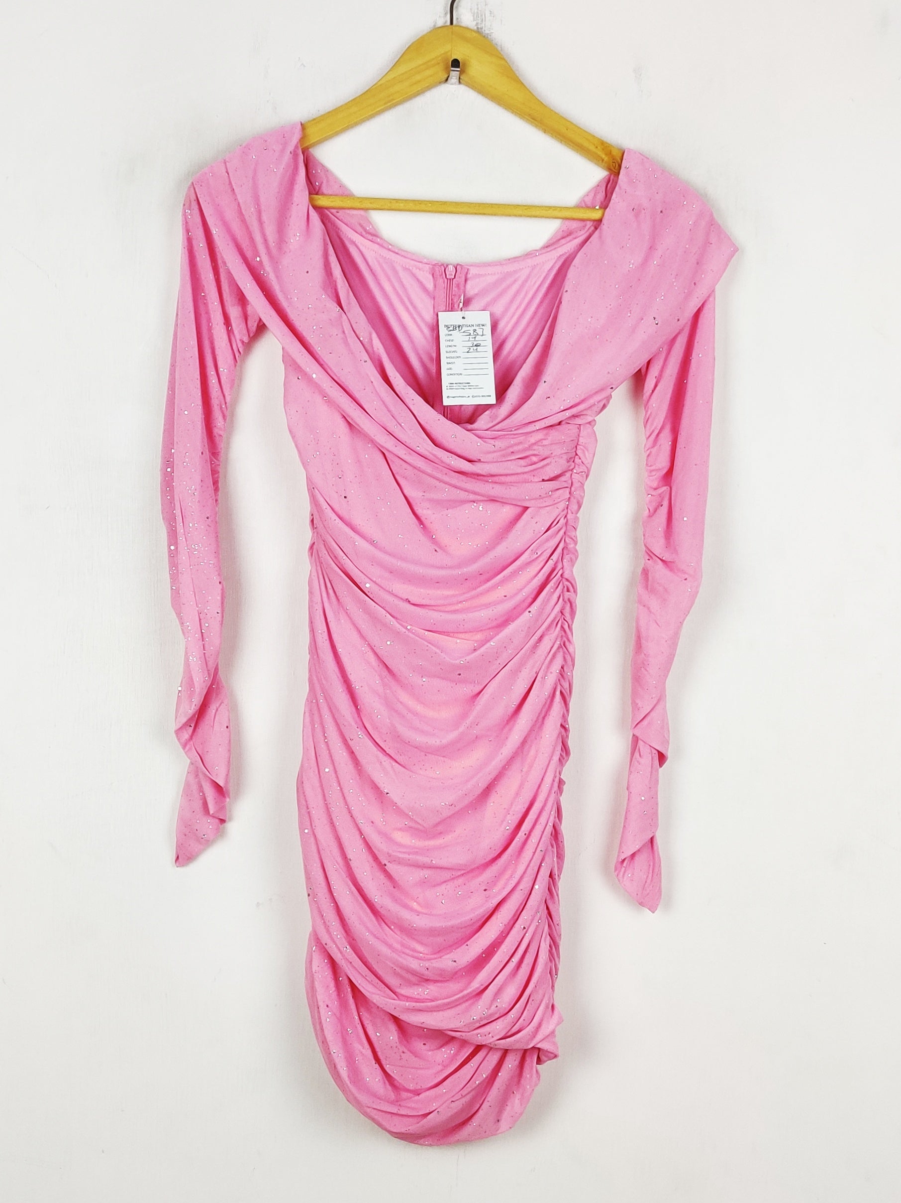 Buy online pre-used pre-loved 100% authentic & Original branded Unknown Brand (SBD-587) available in Pakistan. Top international brands avilable.