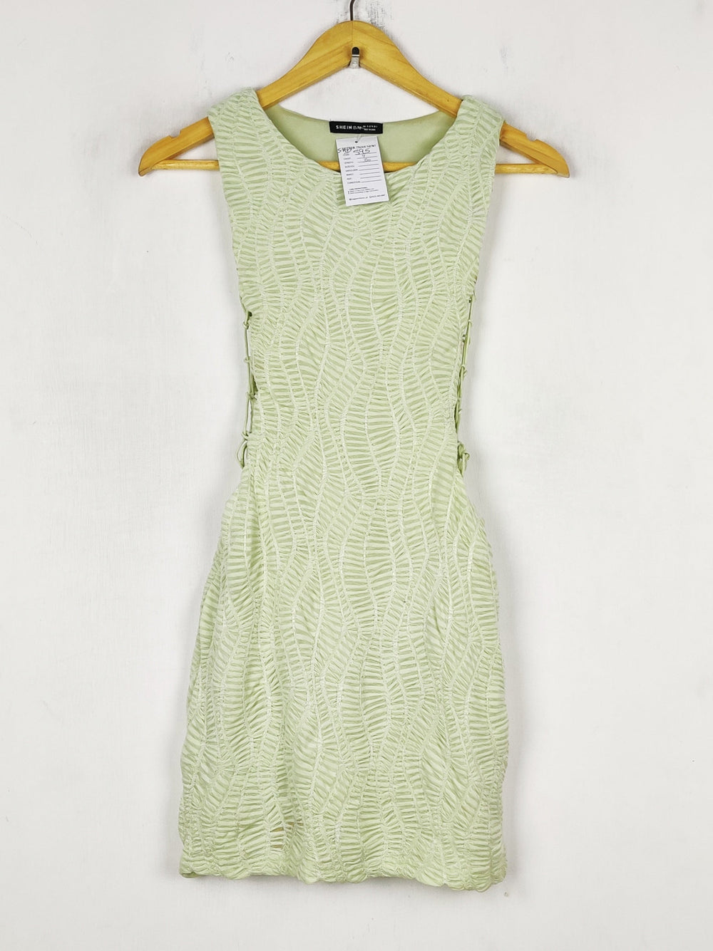 Buy online pre-used pre-loved 100% authentic & Original branded Shein (SBD-595) available in Pakistan. Top international brands avilable.