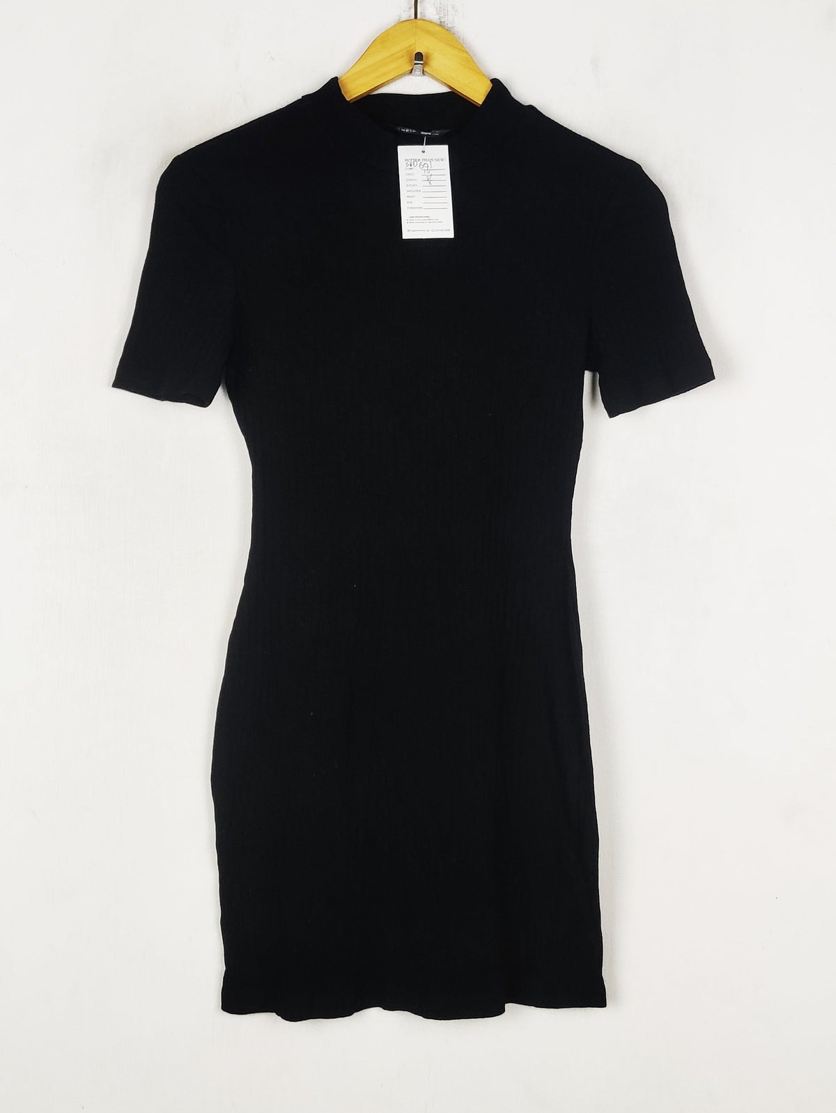 Buy online pre-used pre-loved 100% authentic & Original branded Shein (SBD-601) available in Pakistan. Top international brands avilable.