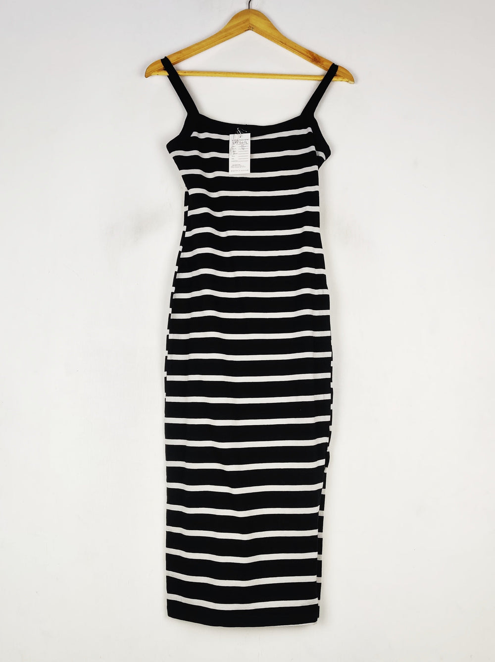 Buy online pre-used pre-loved 100% authentic & Original branded Shein (SBD-609) available in Pakistan. Top international brands avilable.