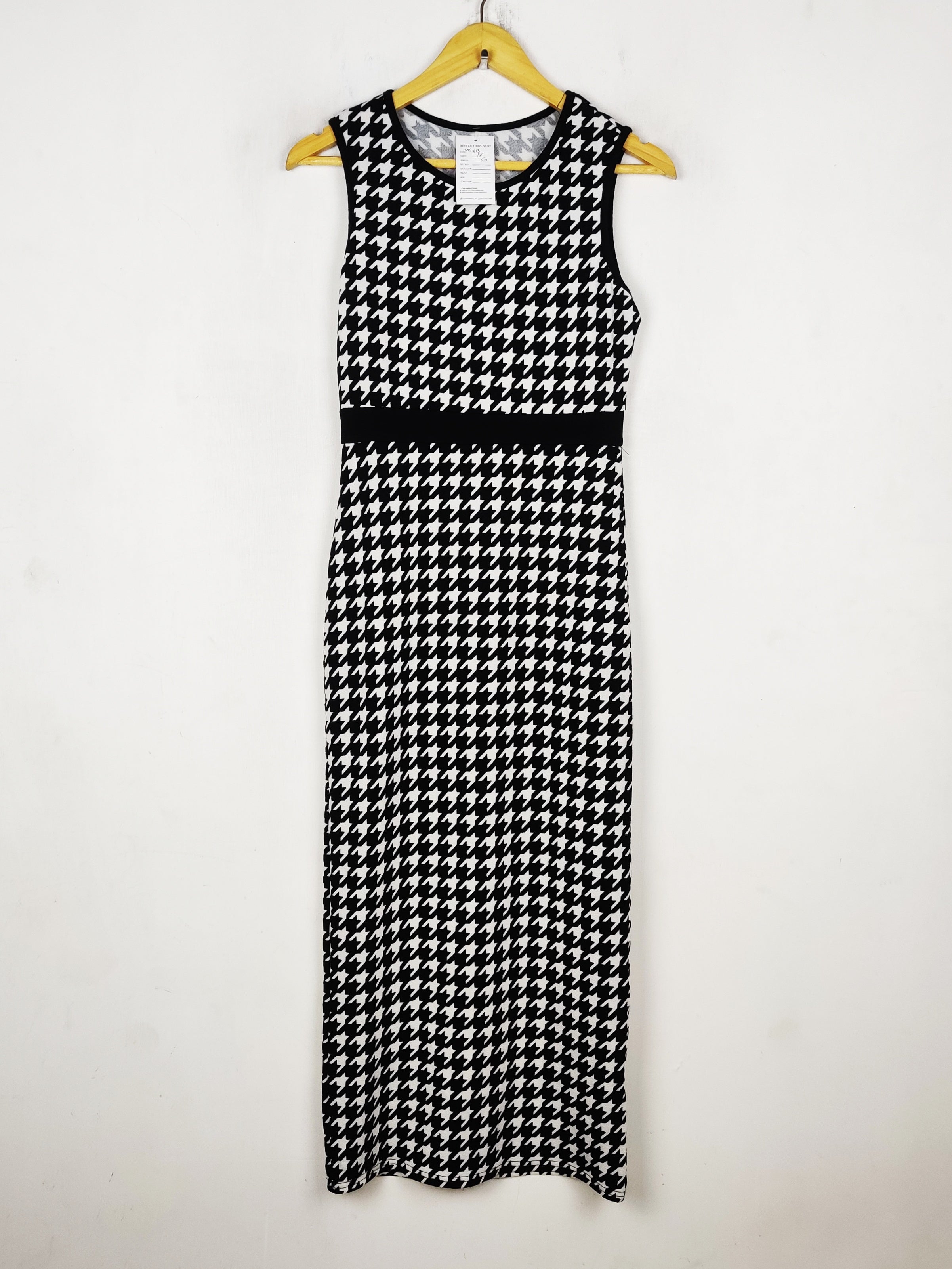 Buy online pre-used pre-loved 100% authentic & Original branded Unknown Brand (SBD-613) available in Pakistan. Top international brands avilable.